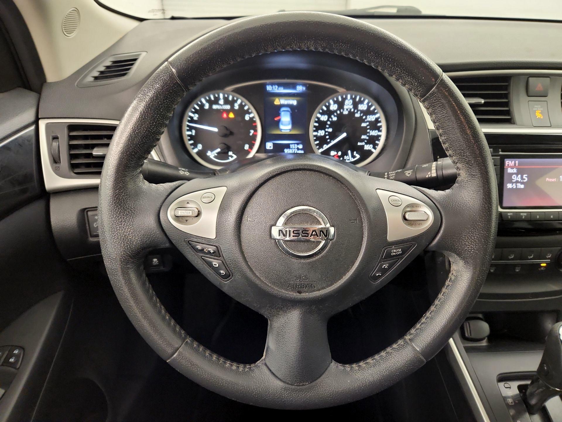 Thumbnail: 2016 Nissan Sentra - 10