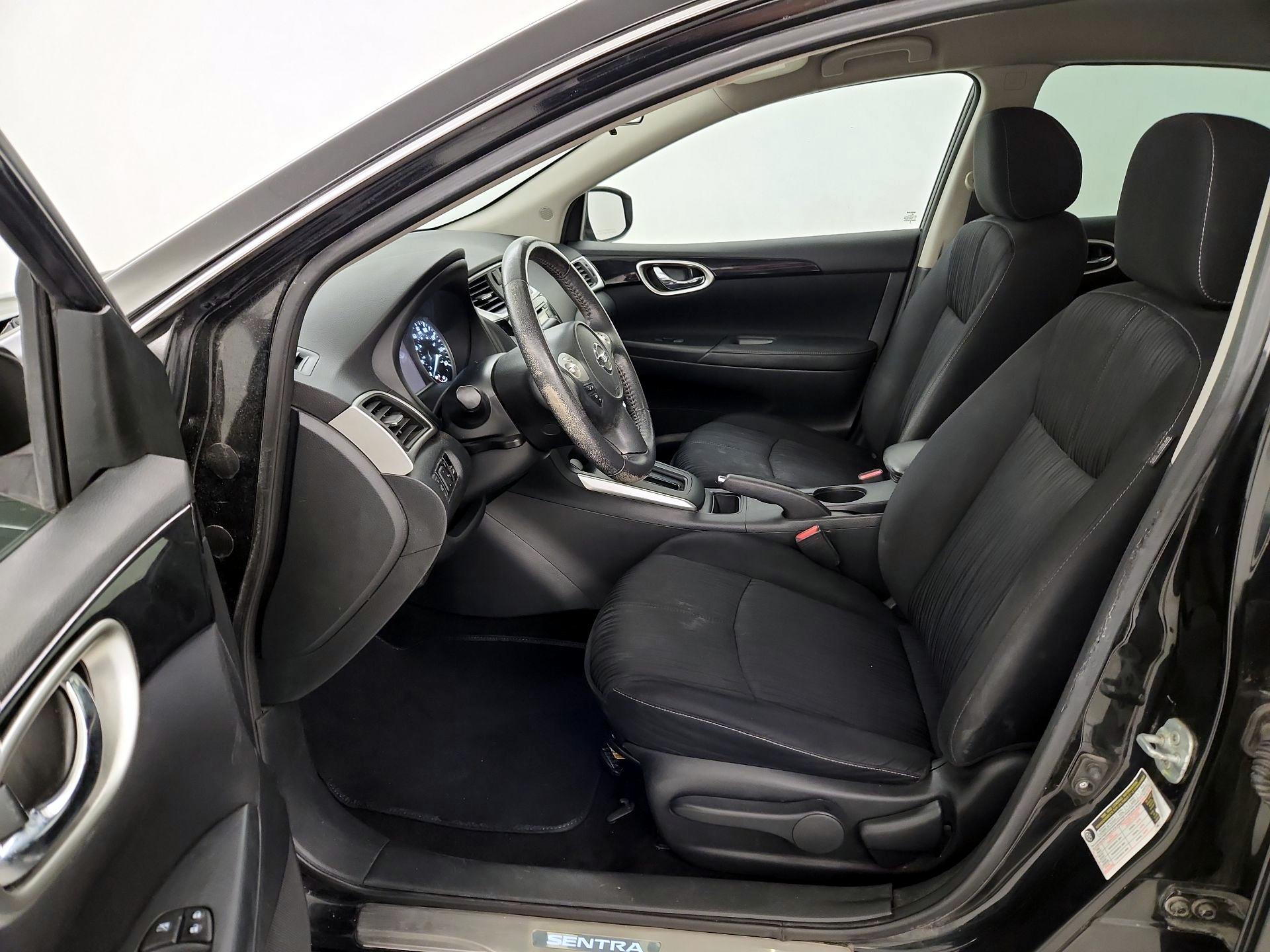 Thumbnail: 2016 Nissan Sentra - 11