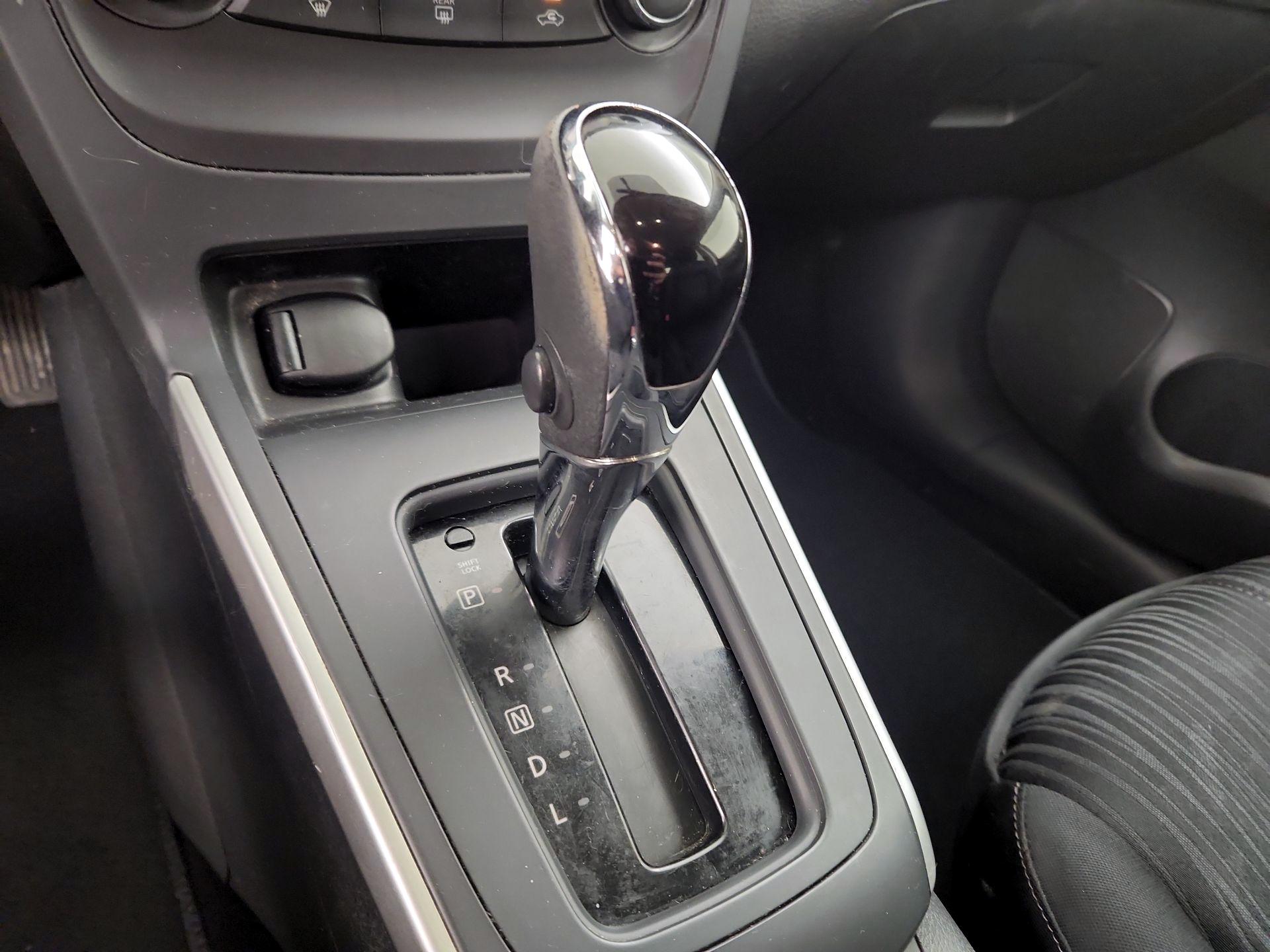 Thumbnail: 2016 Nissan Sentra - 17