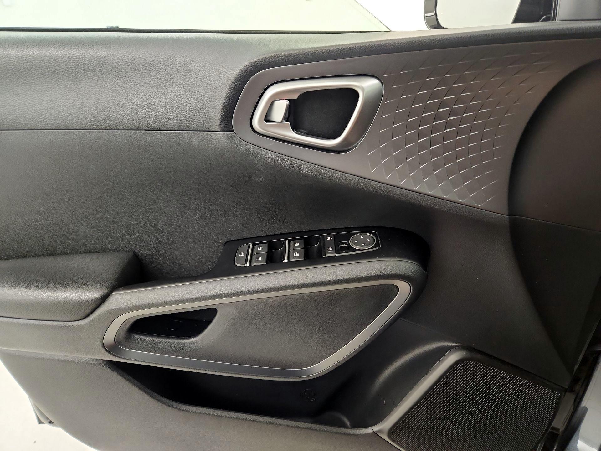 Thumbnail: 2020 Kia Soul - 12