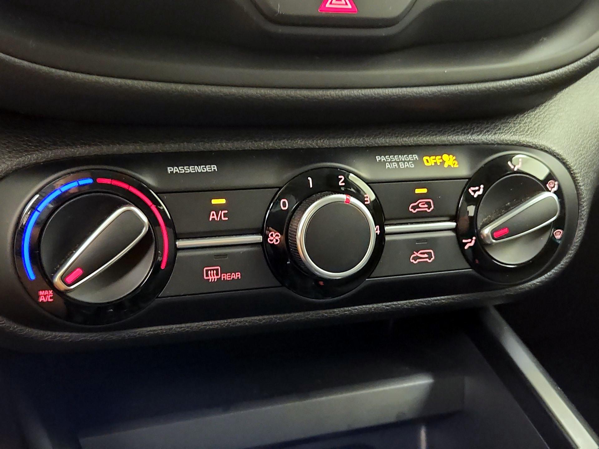 Thumbnail: 2020 Kia Soul - 16