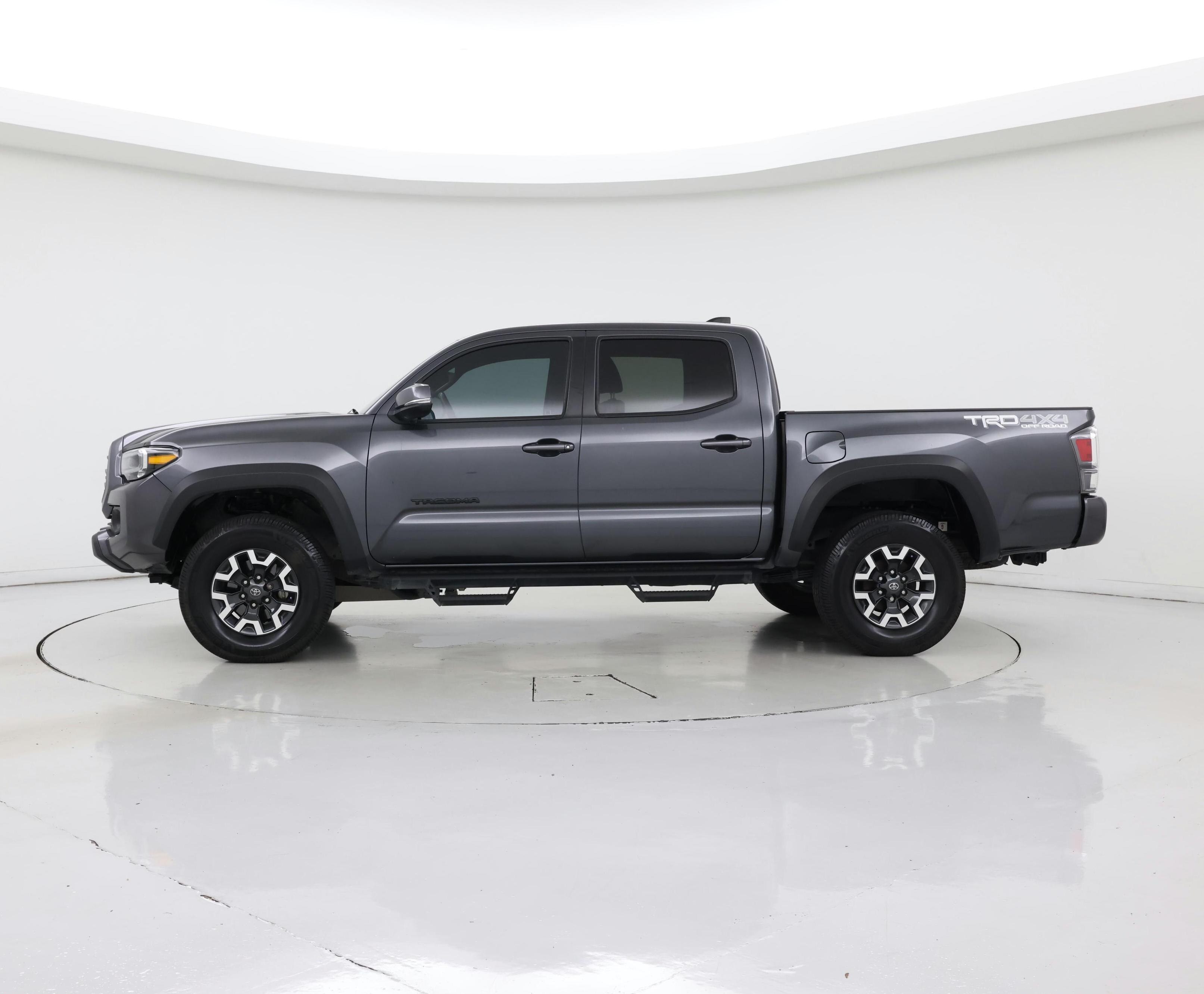 Thumbnail: 2021 Toyota Tacoma - 3