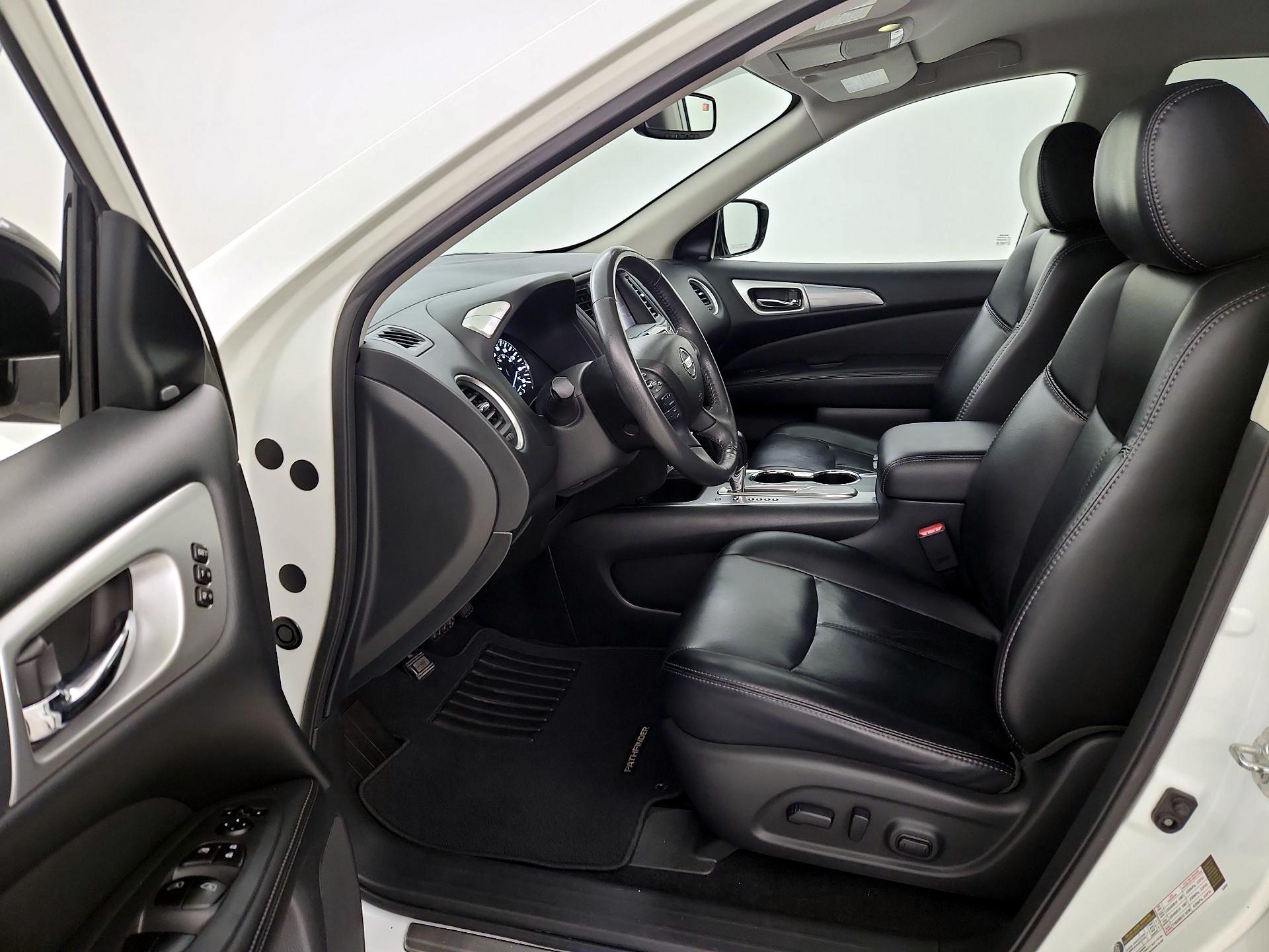 Thumbnail: 2017 Nissan Pathfinder - 11
