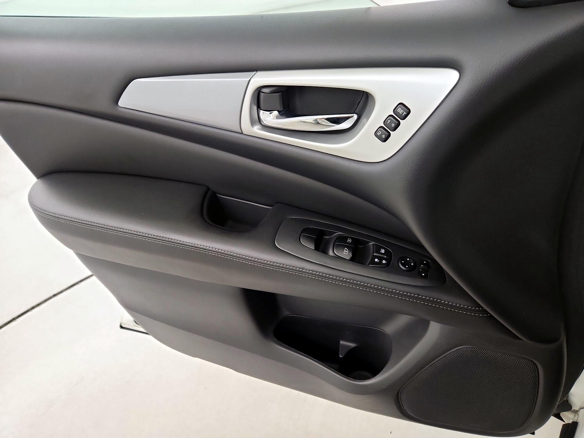 Thumbnail: 2017 Nissan Pathfinder - 12