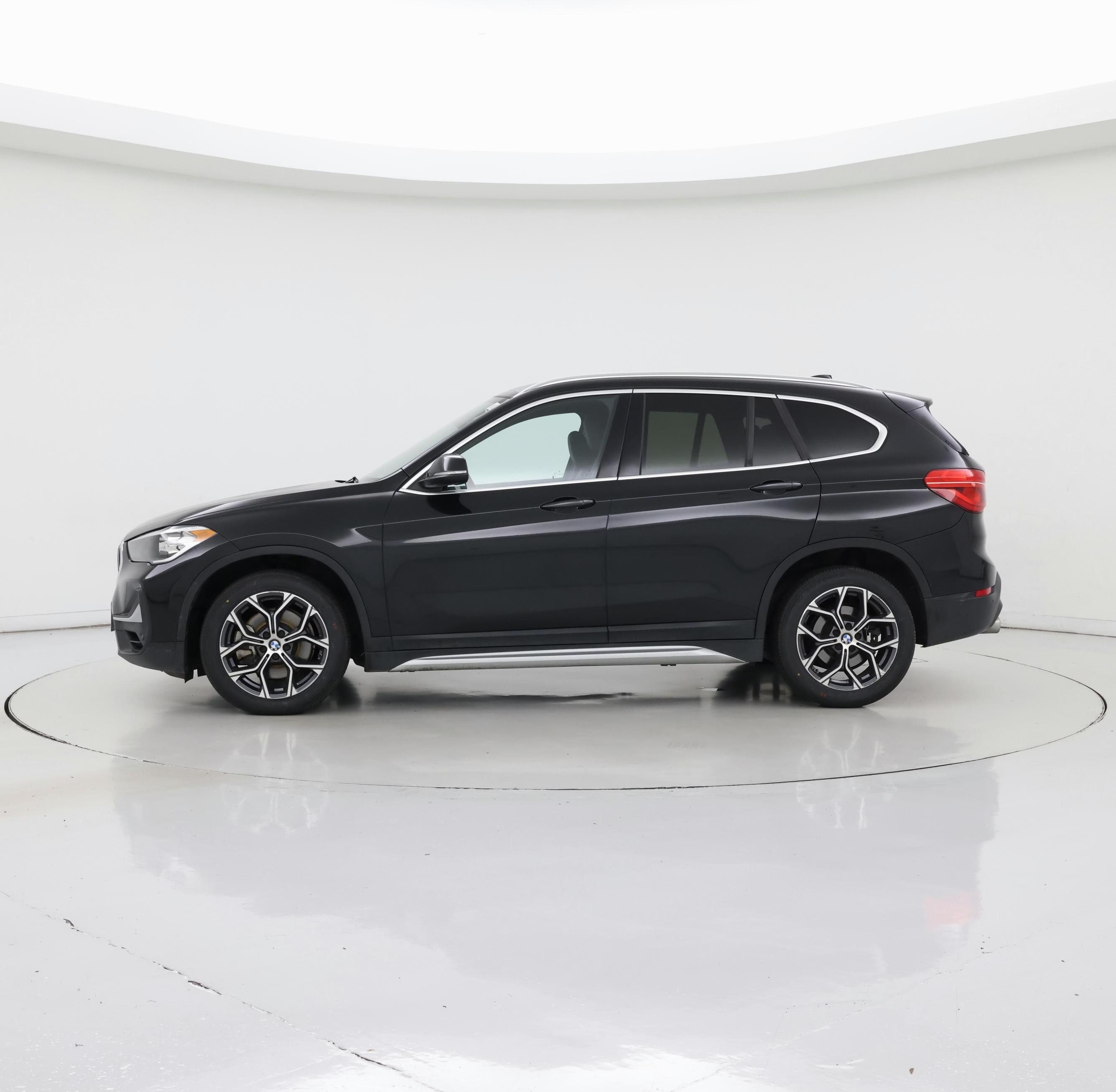 Thumbnail: 2022 BMW X1 - 3
