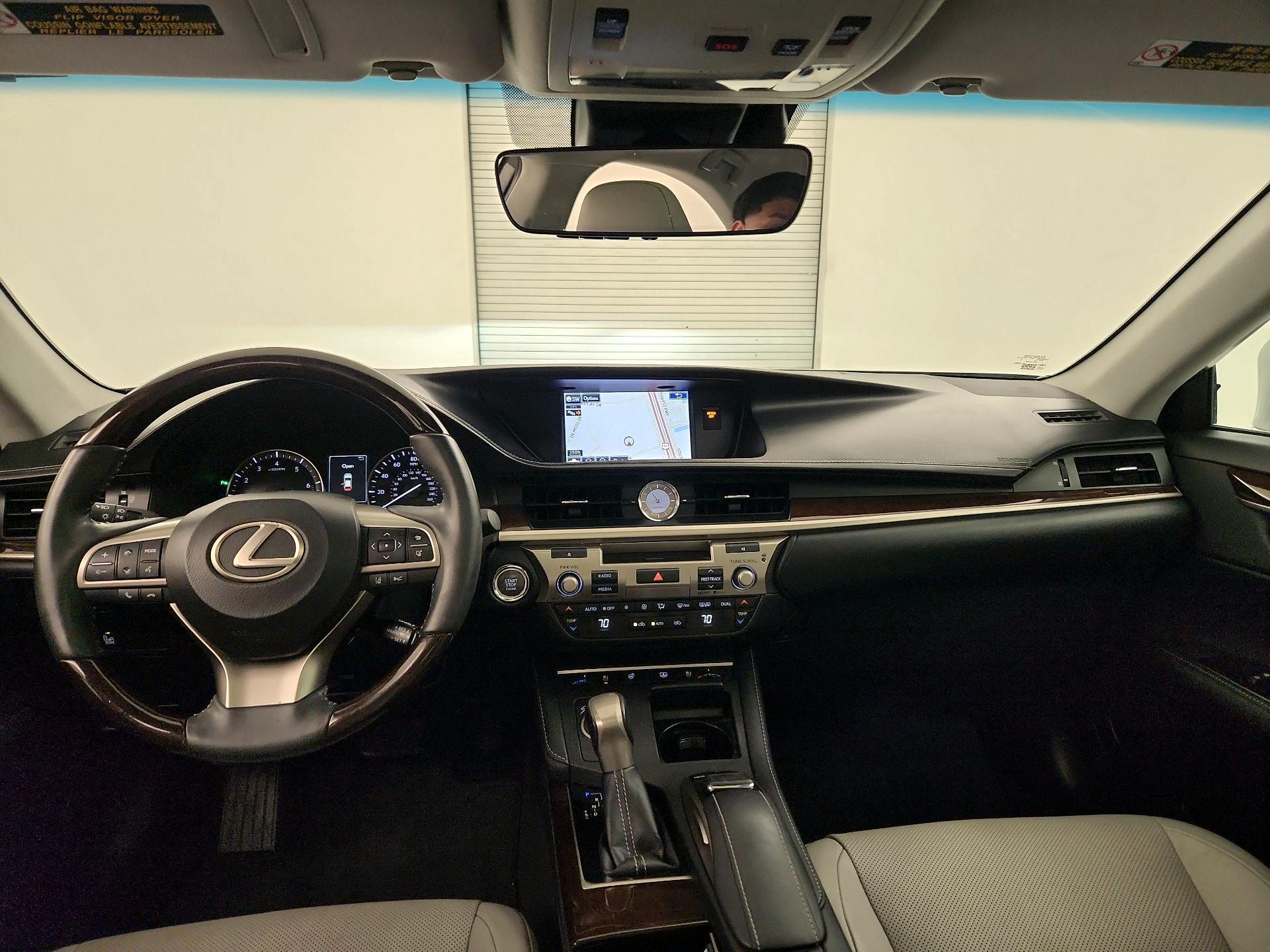 Thumbnail: 2016 Lexus ES - 9