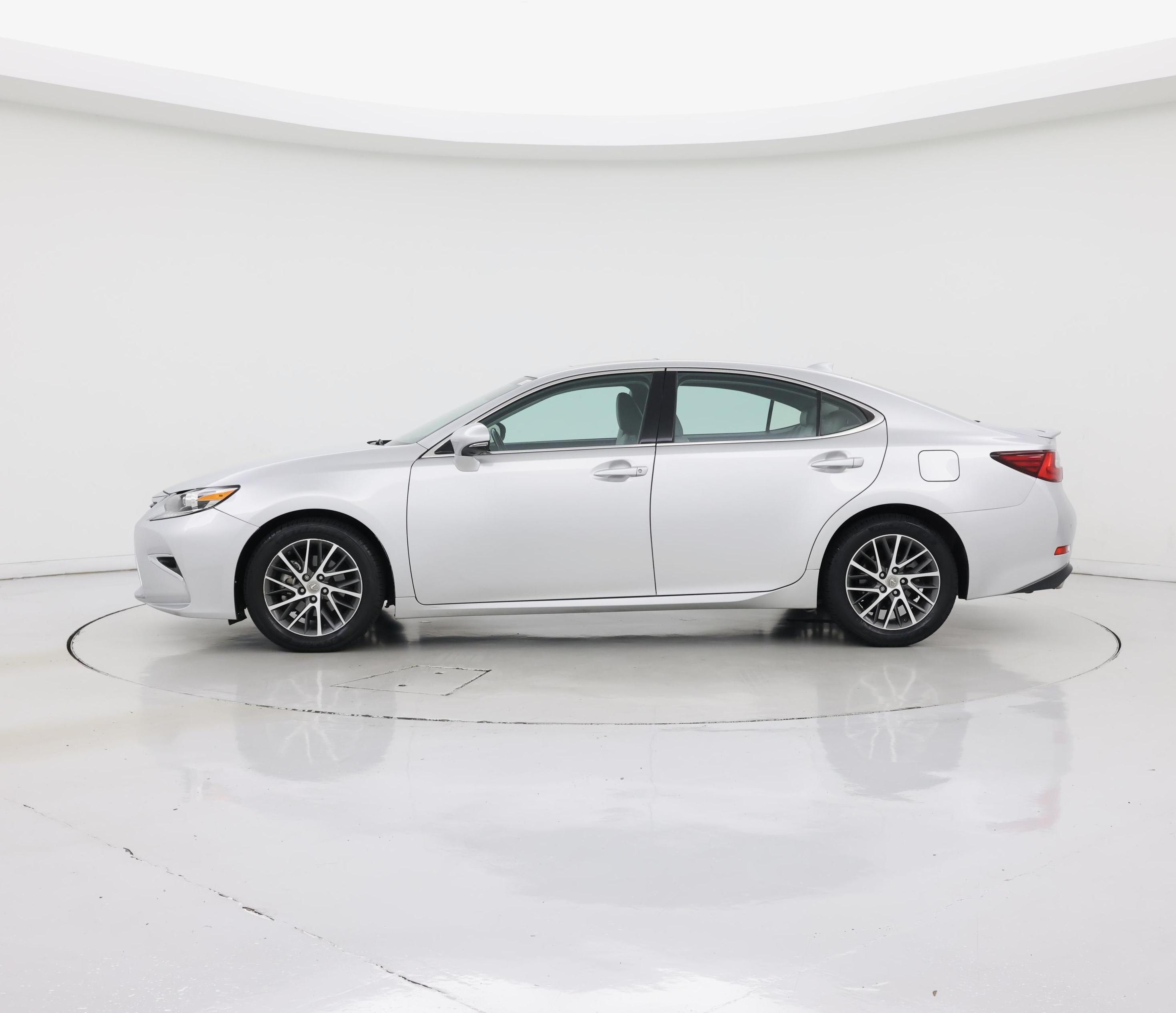 Thumbnail: 2016 Lexus ES - 3