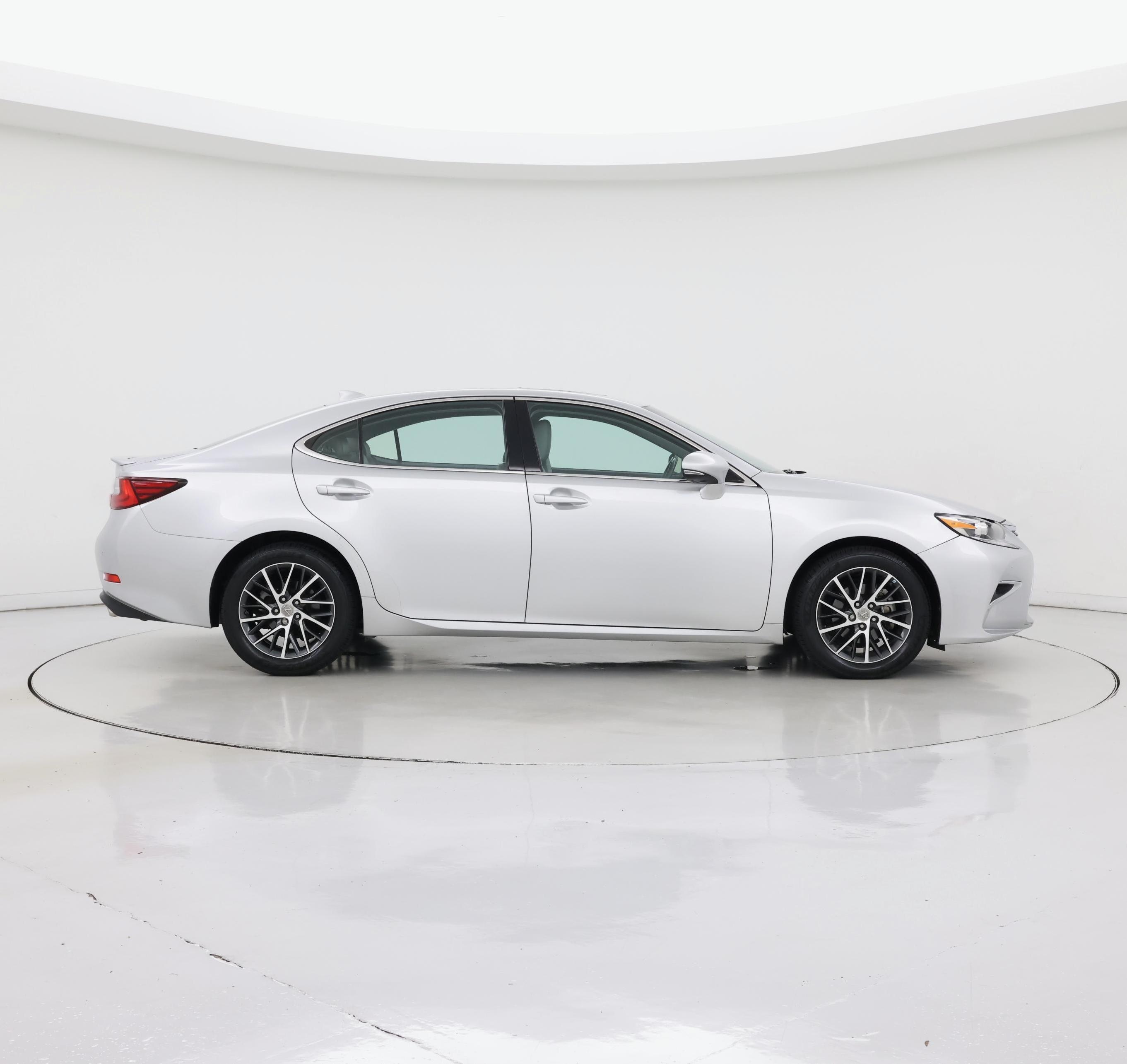Thumbnail: 2016 Lexus ES - 7