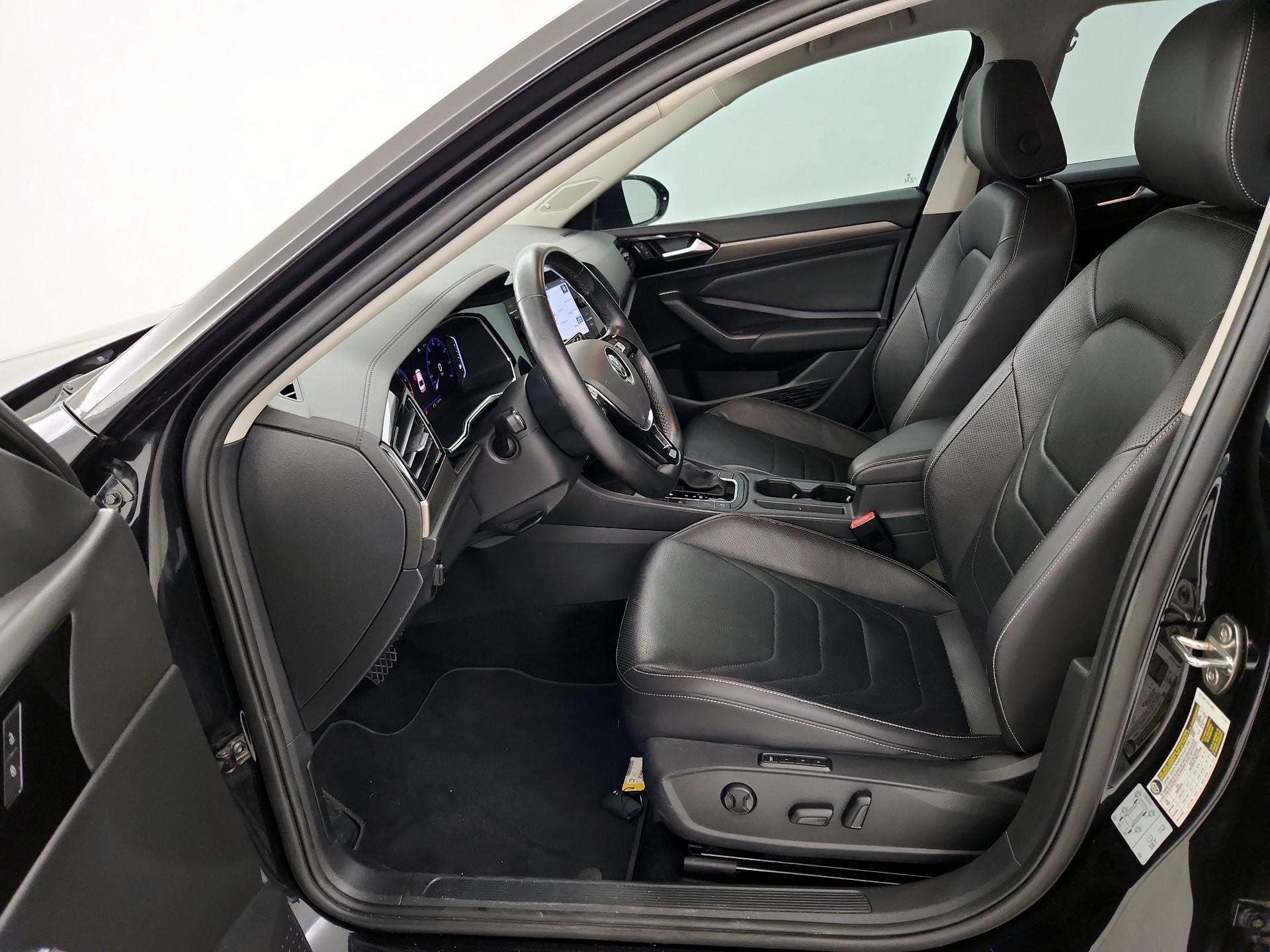 Thumbnail: 2019 Volkswagen Jetta - 11