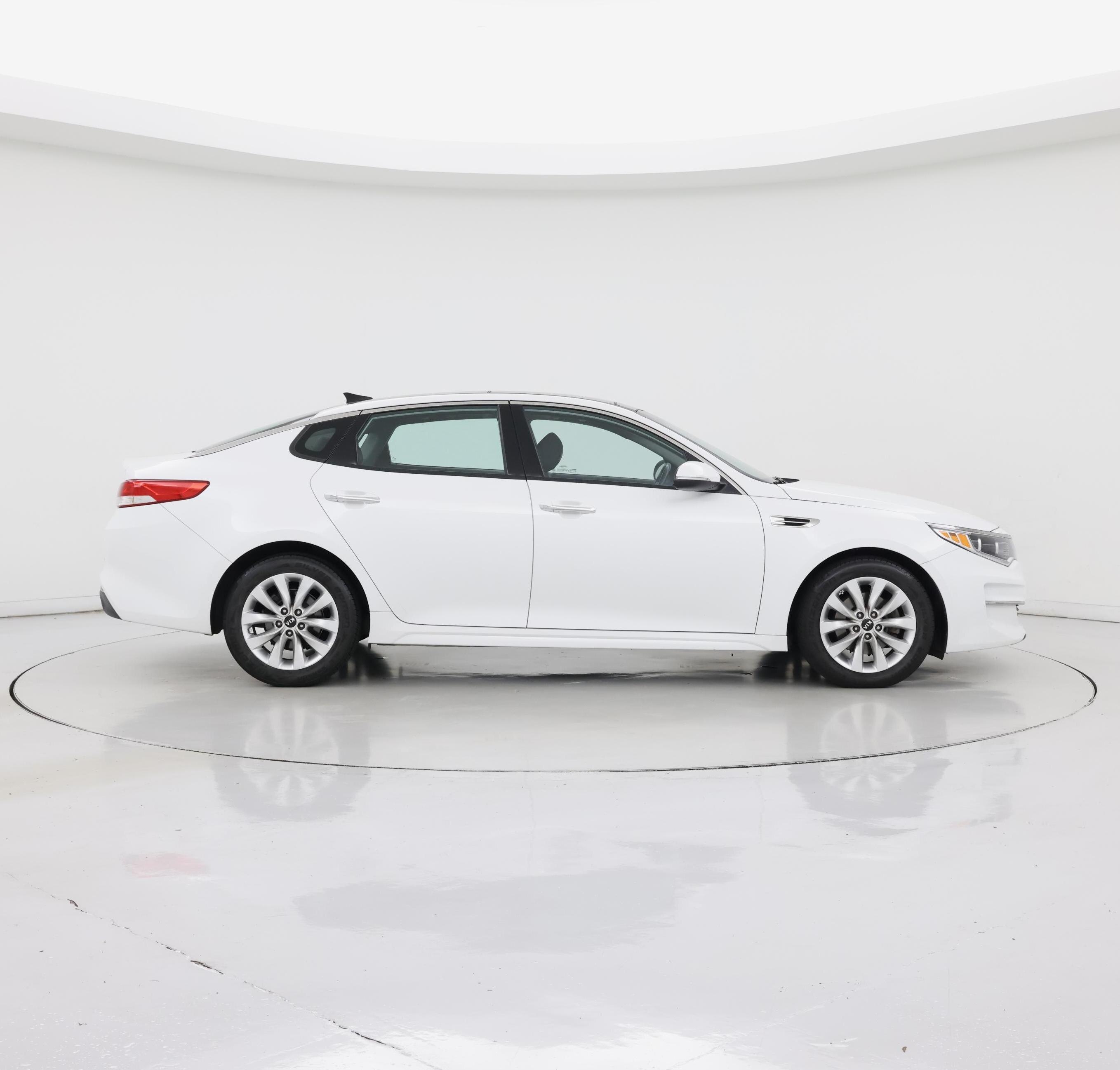 Thumbnail: 2017 Kia Optima - 7