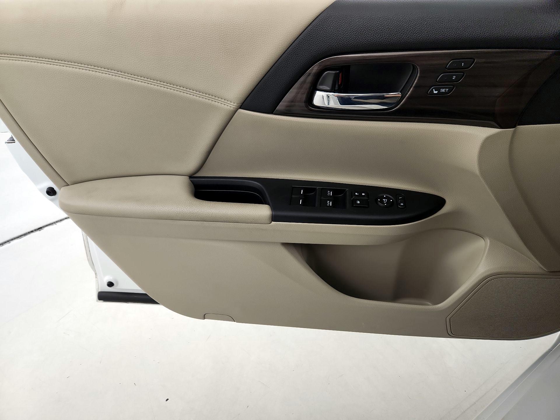 Thumbnail: 2017 Honda Accord - 12
