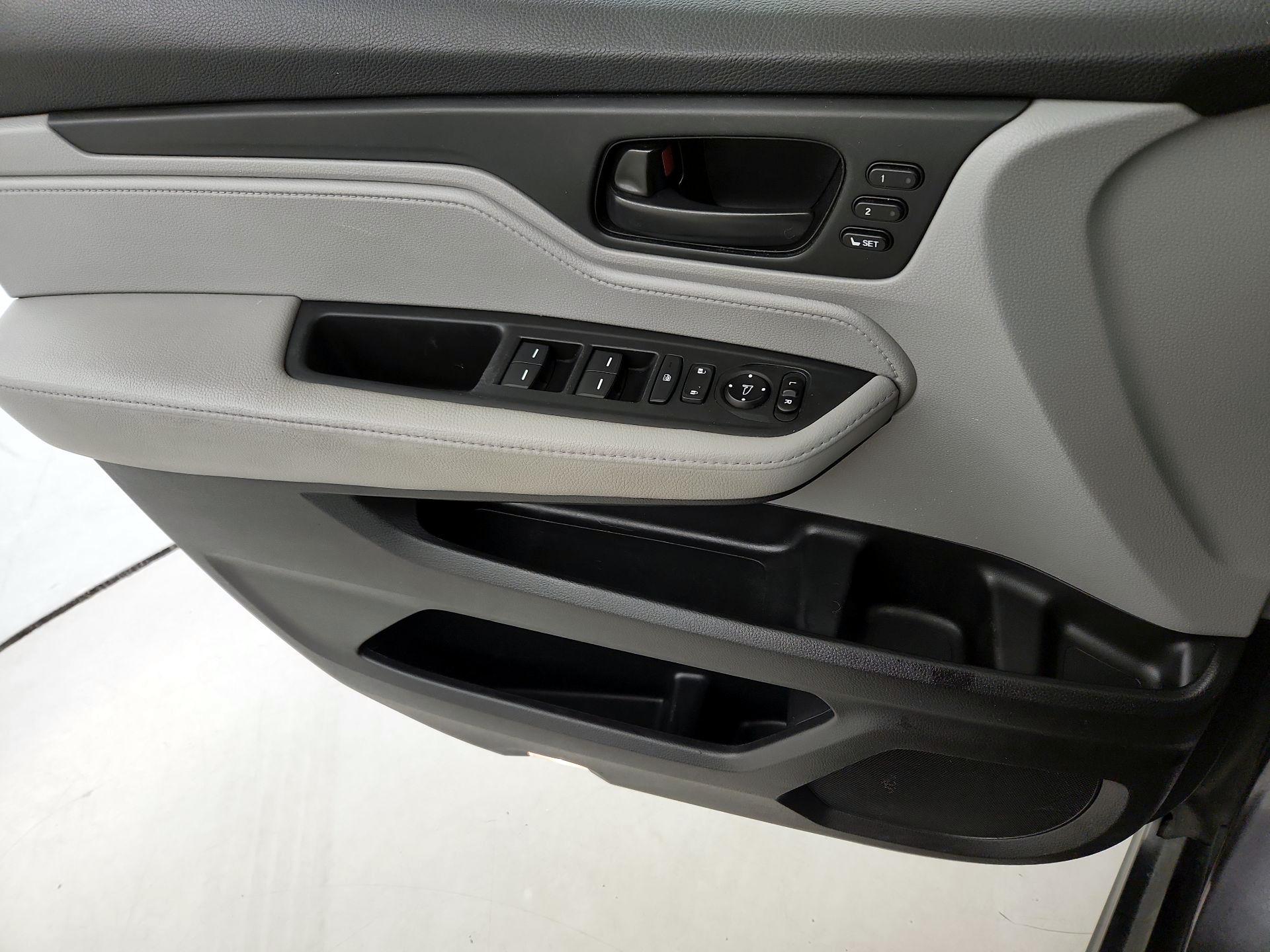 Thumbnail: 2019 Honda Odyssey - 12