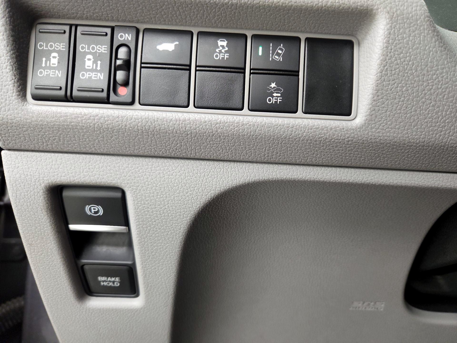Thumbnail: 2019 Honda Odyssey - 13