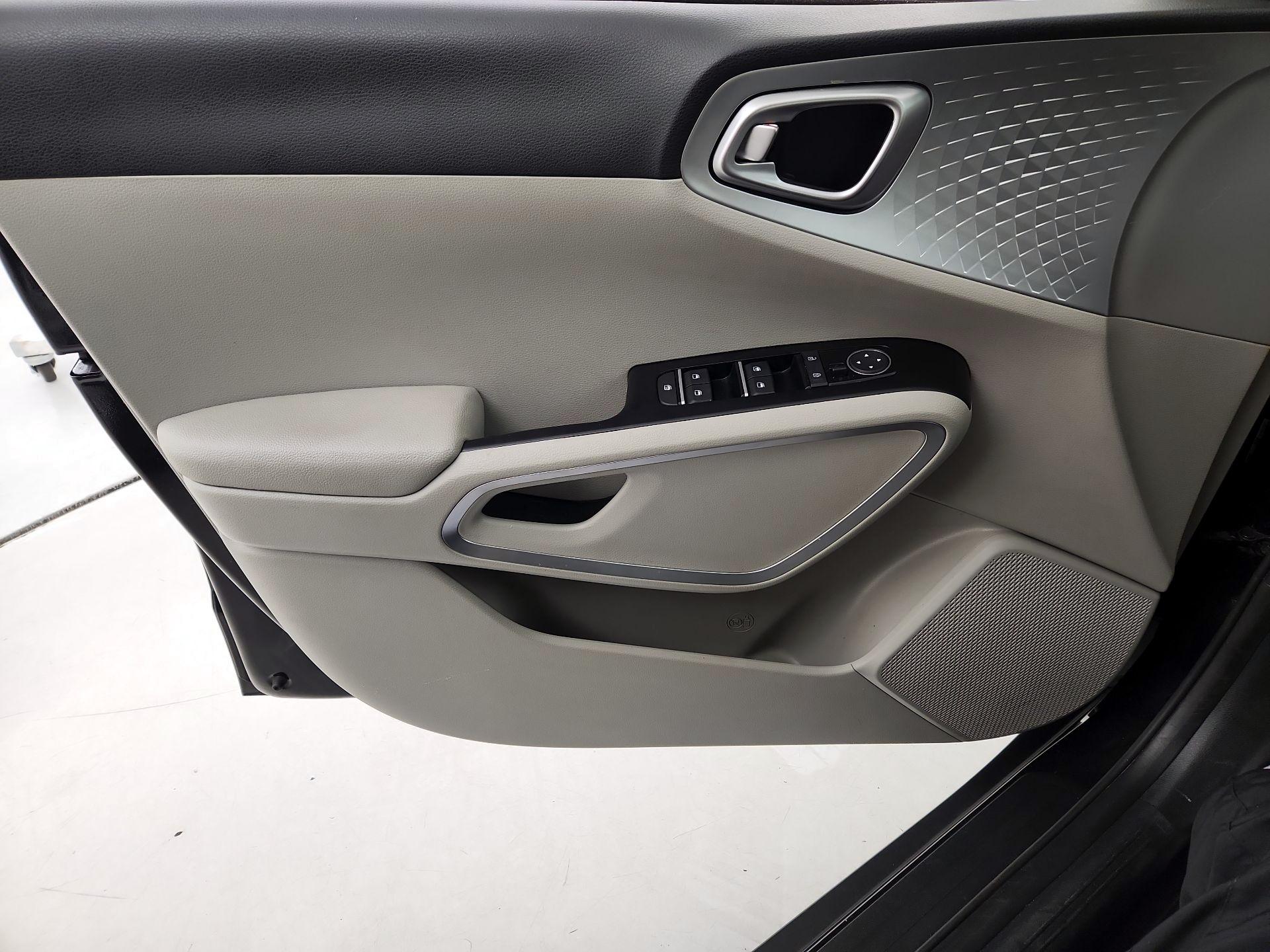 Thumbnail: 2020 Kia Soul - 12