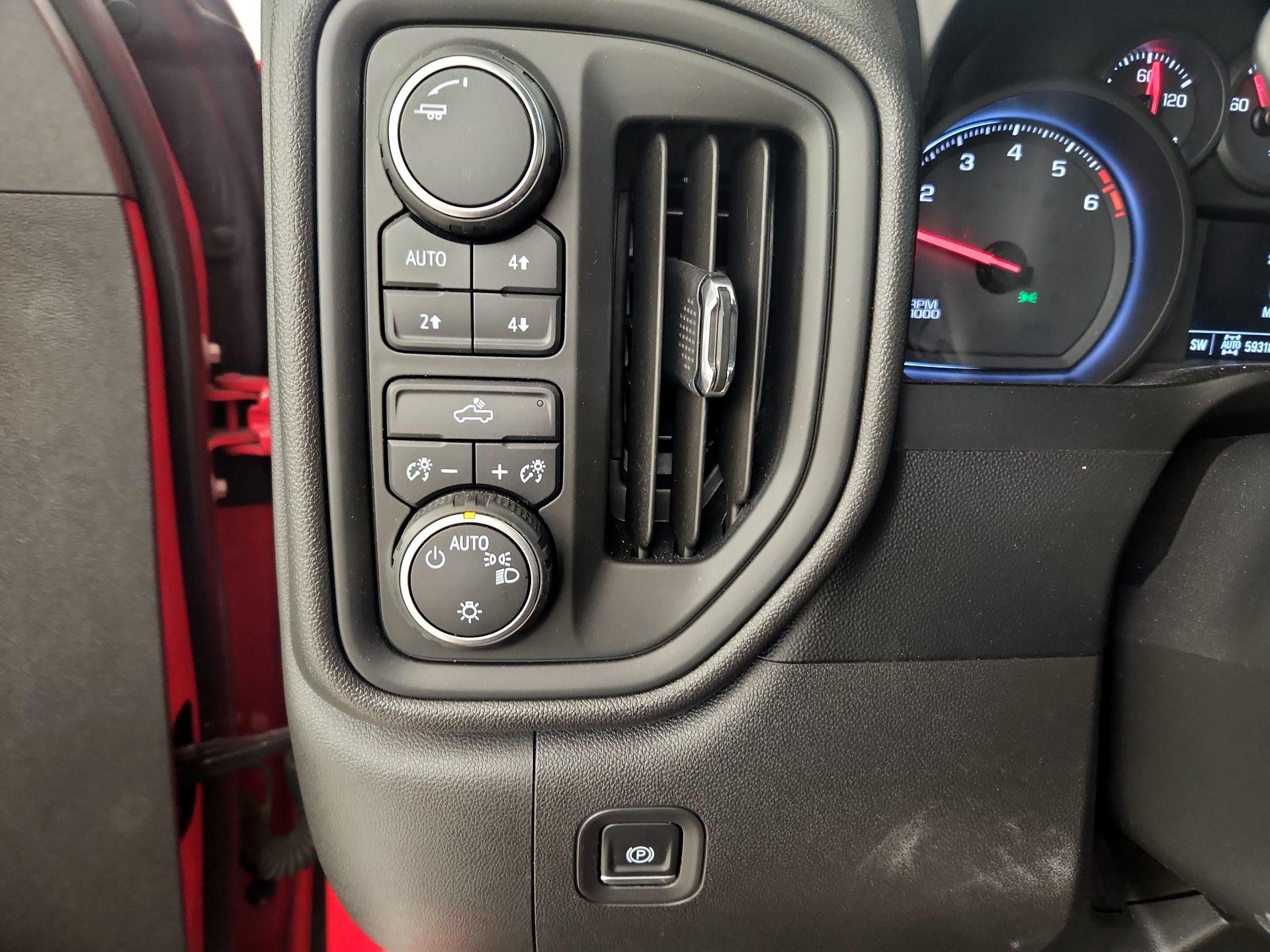 Thumbnail: 2019 Chevrolet Silverado 1500 - 13