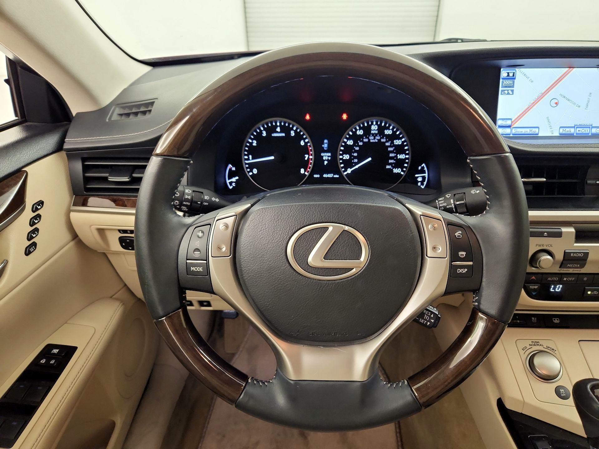 Thumbnail: 2014 Lexus ES - 10