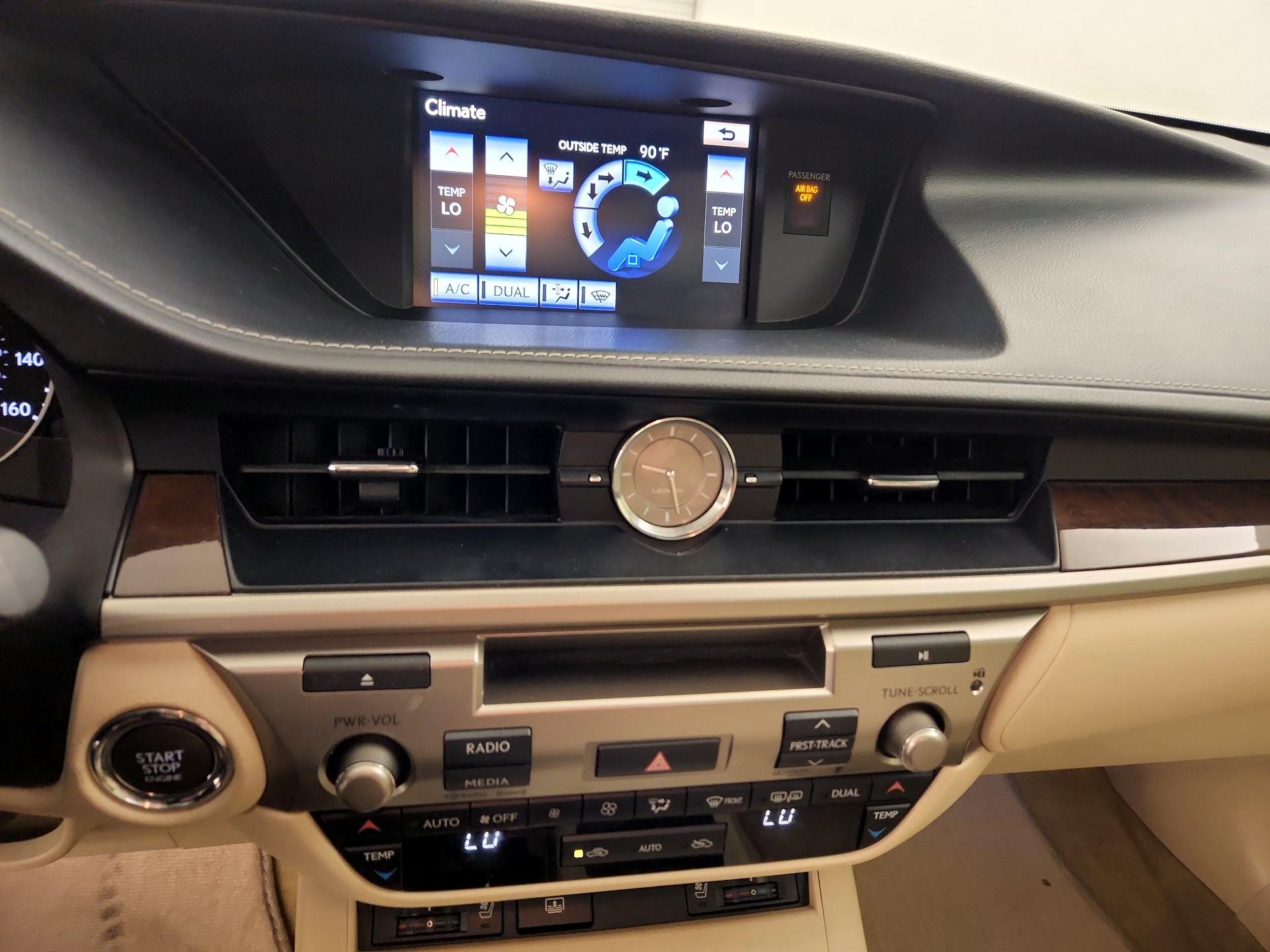 Thumbnail: 2014 Lexus ES - 17