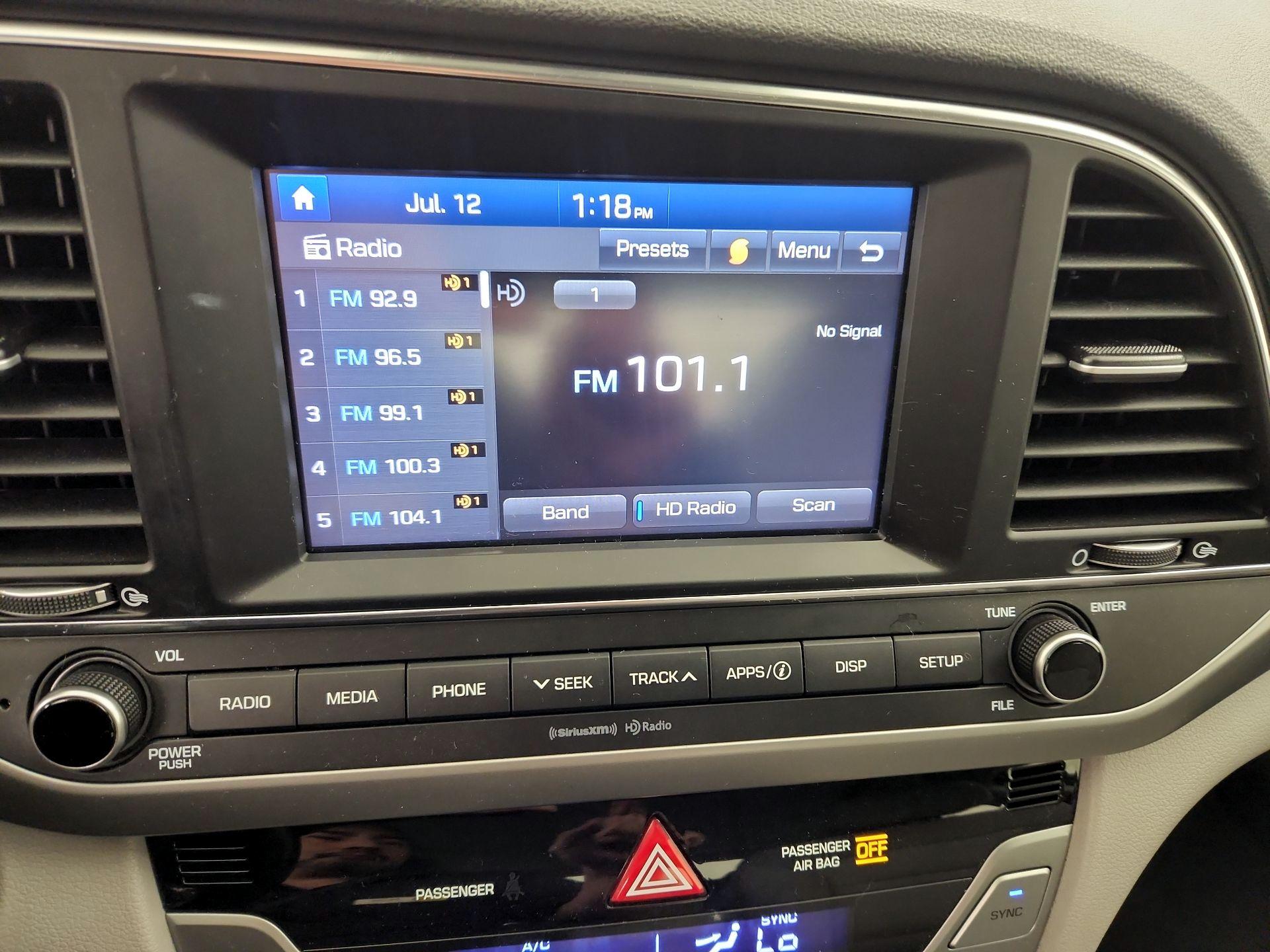 Thumbnail: 2018 Hyundai Elantra - 15