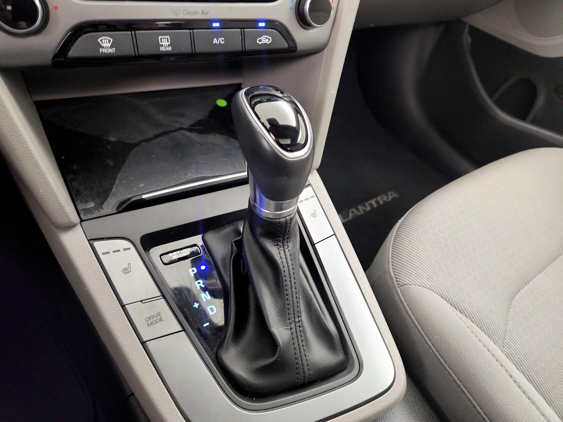 Thumbnail: 2018 Hyundai Elantra - 17
