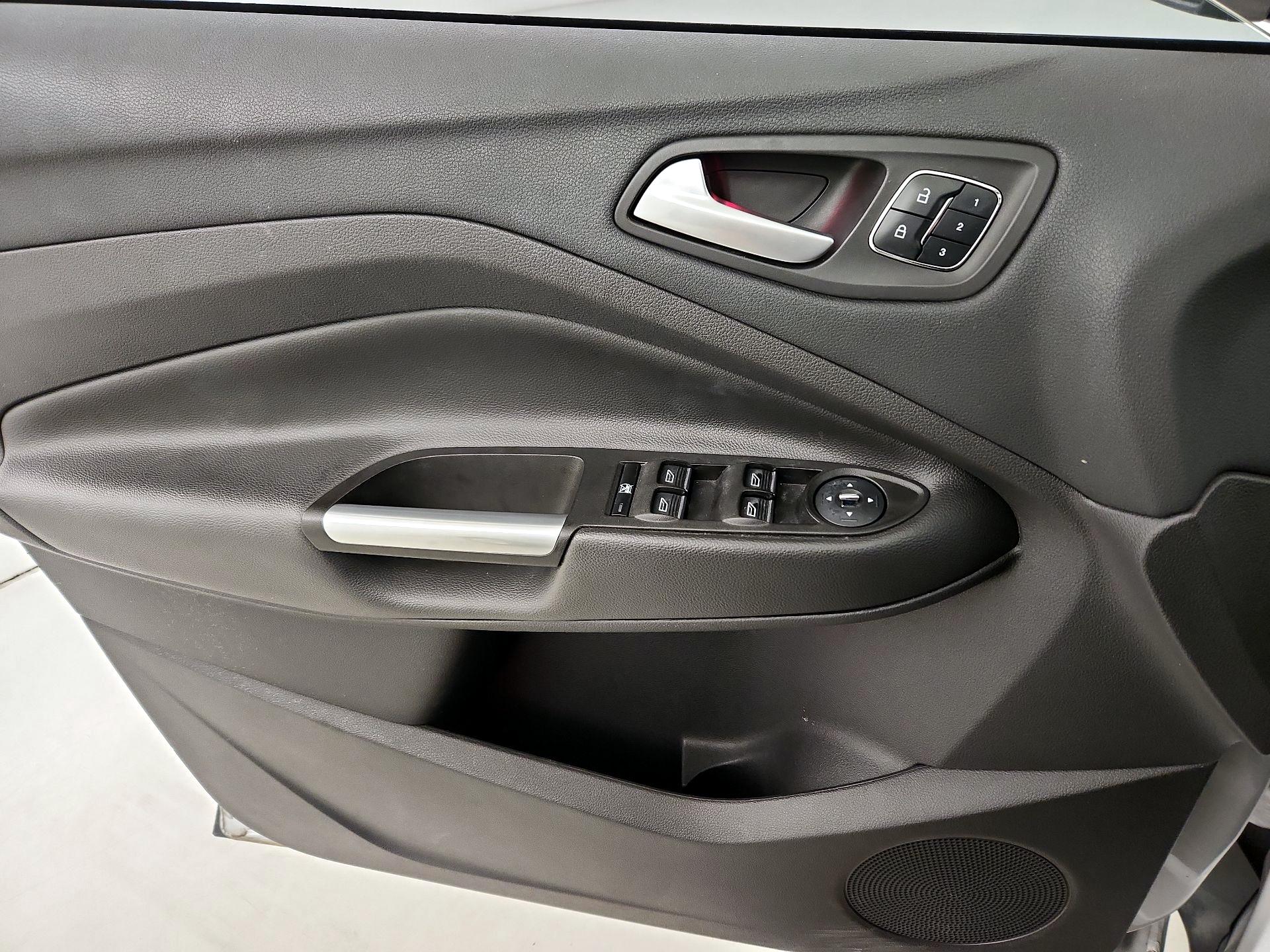 Thumbnail: 2016 Ford Escape - 12