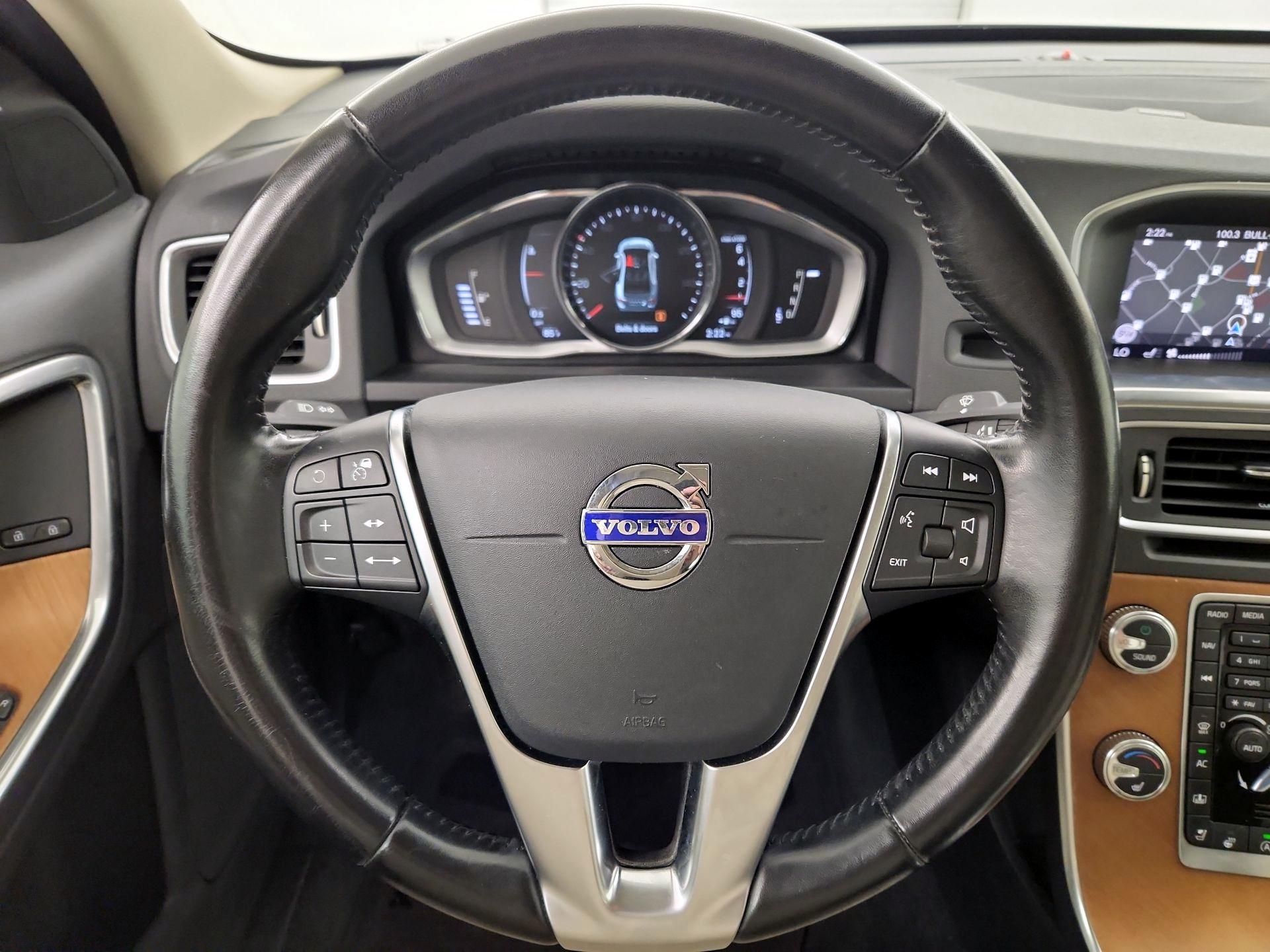 Thumbnail: 2018 Volvo S60 - 10