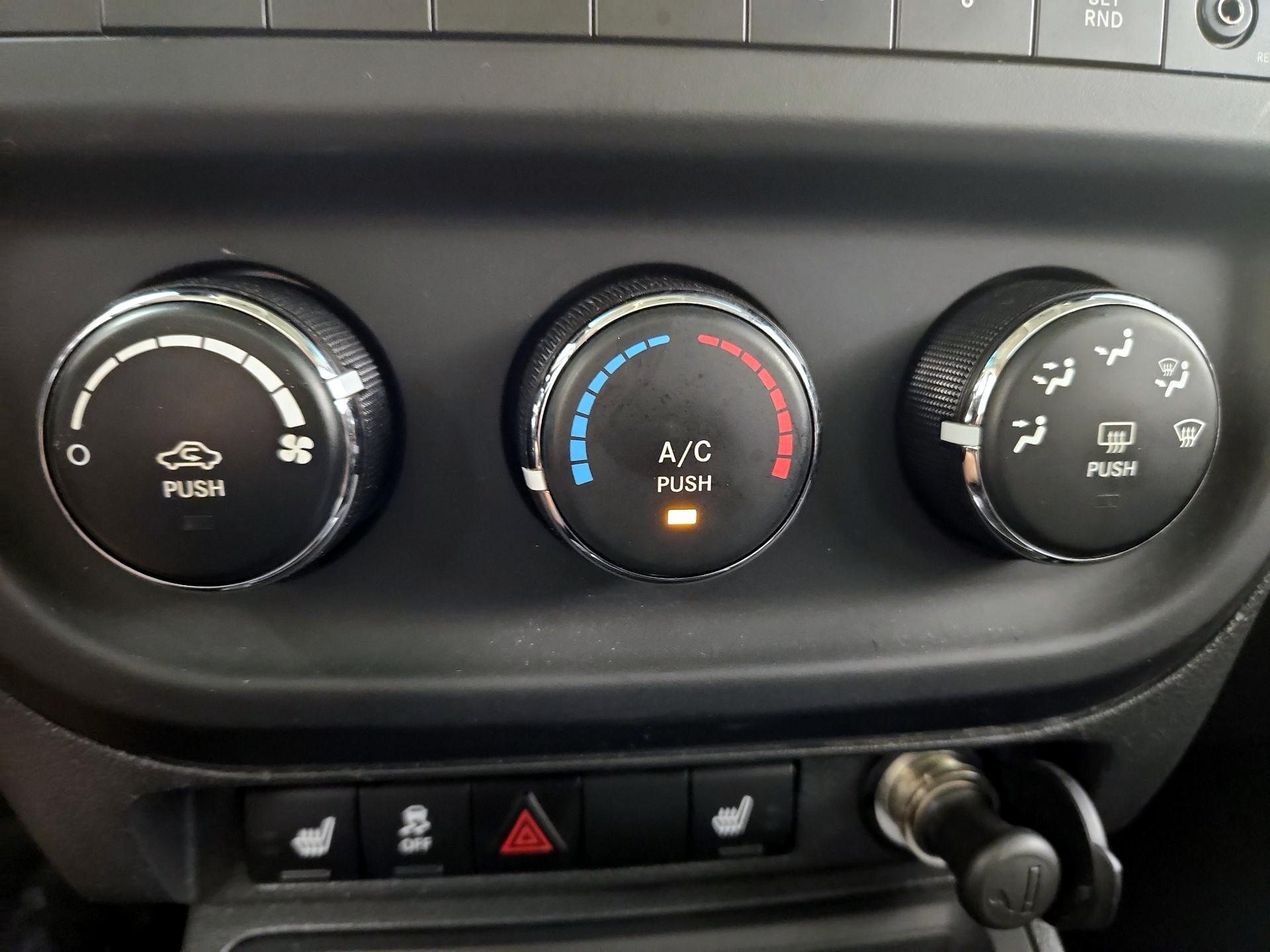 Thumbnail: 2016 Jeep Patriot - 14
