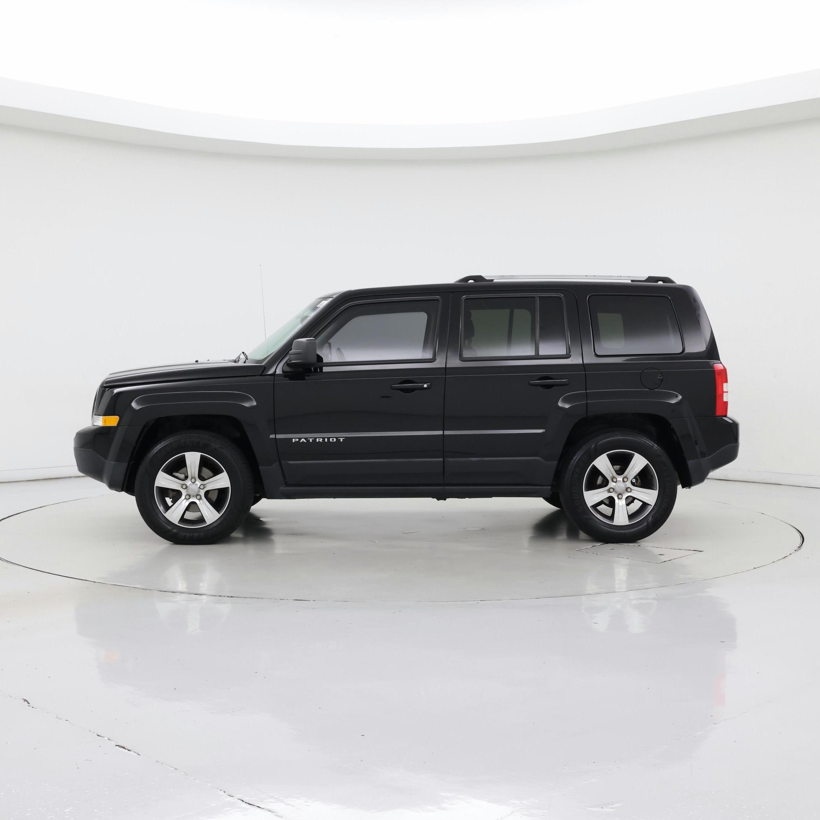 Thumbnail: 2016 Jeep Patriot - 3