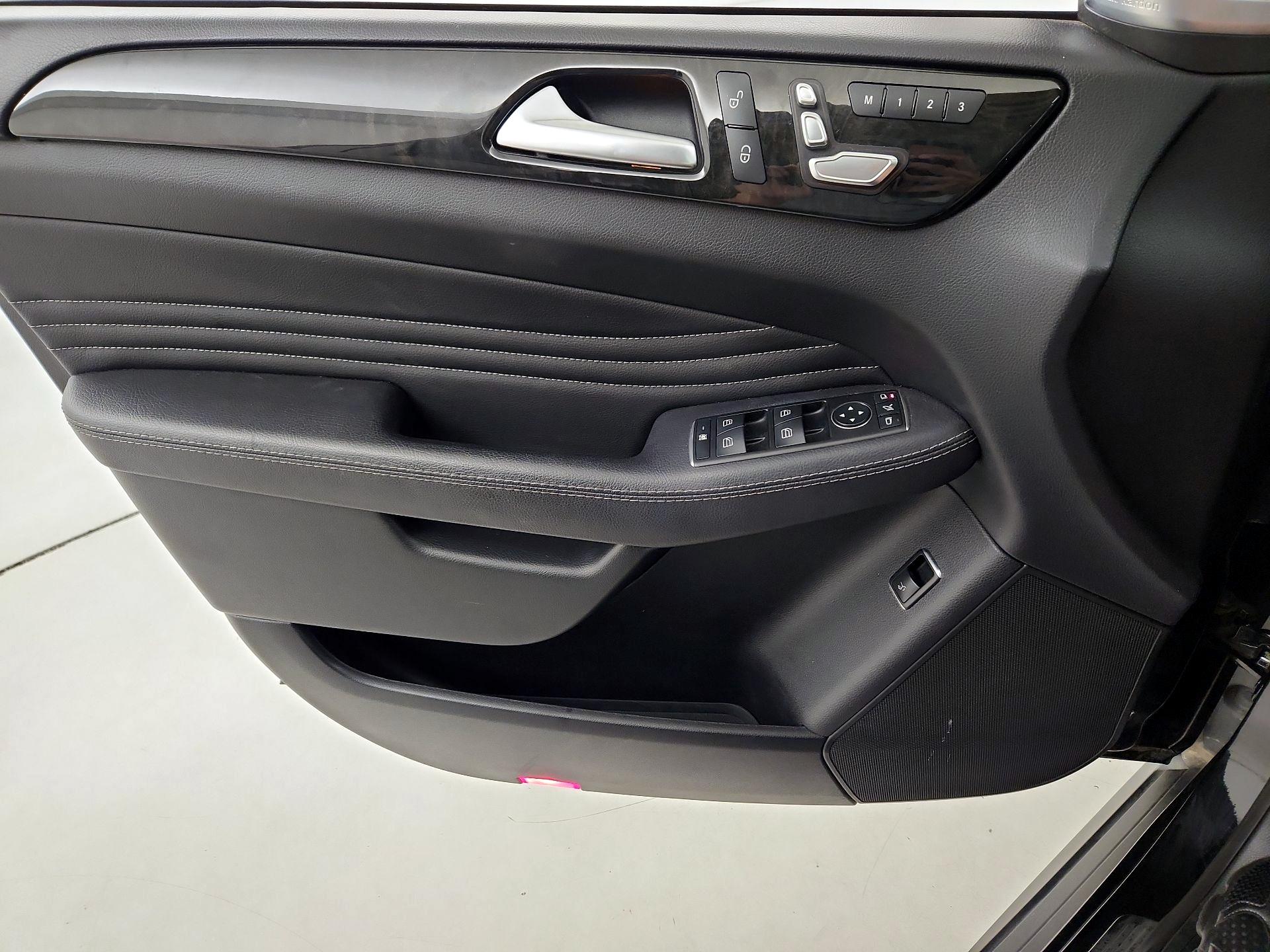 Thumbnail: 2016 Mercedes-Benz GLE - 12