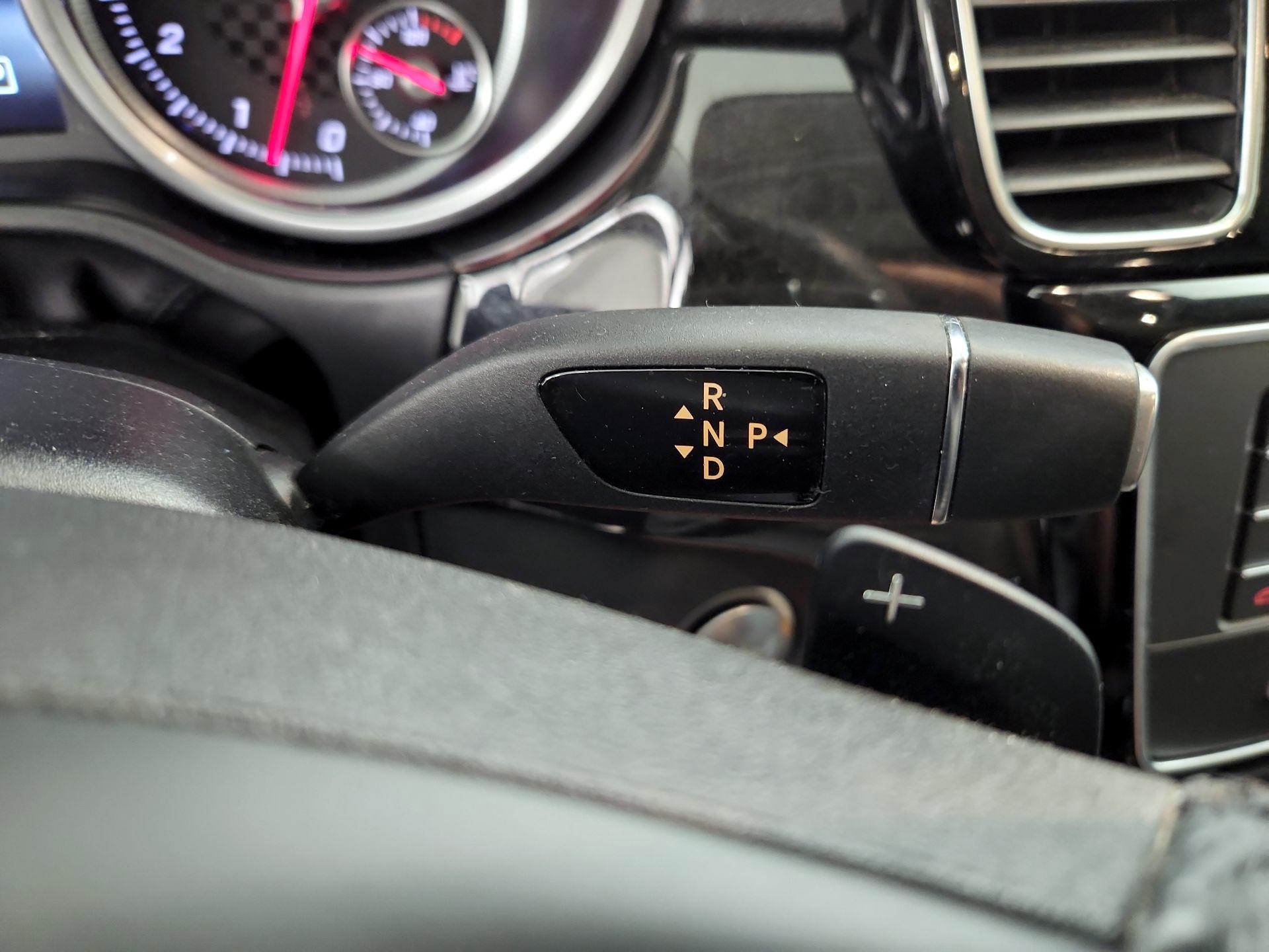 Thumbnail: 2016 Mercedes-Benz GLE - 17