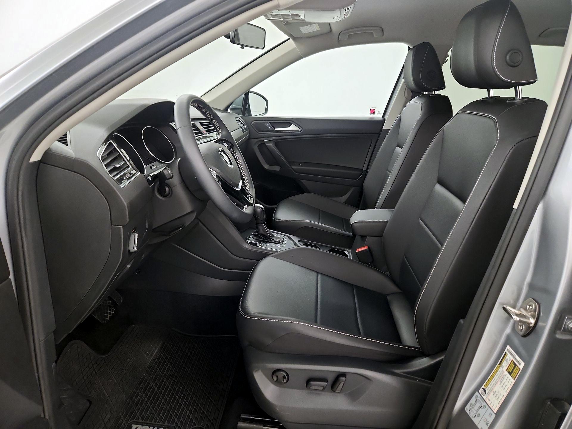 Thumbnail: 2021 Volkswagen Tiguan - 11