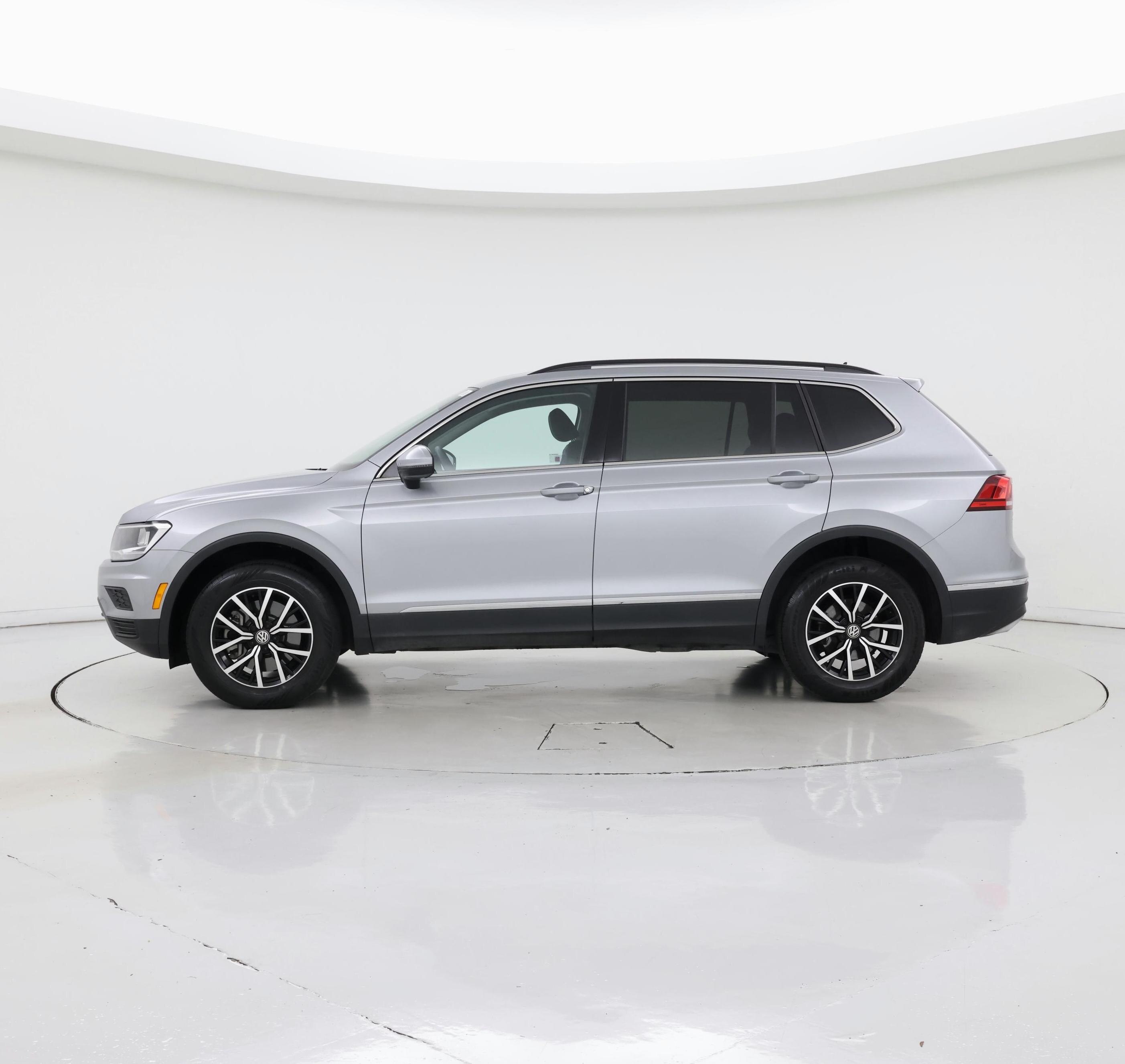 Thumbnail: 2021 Volkswagen Tiguan - 3