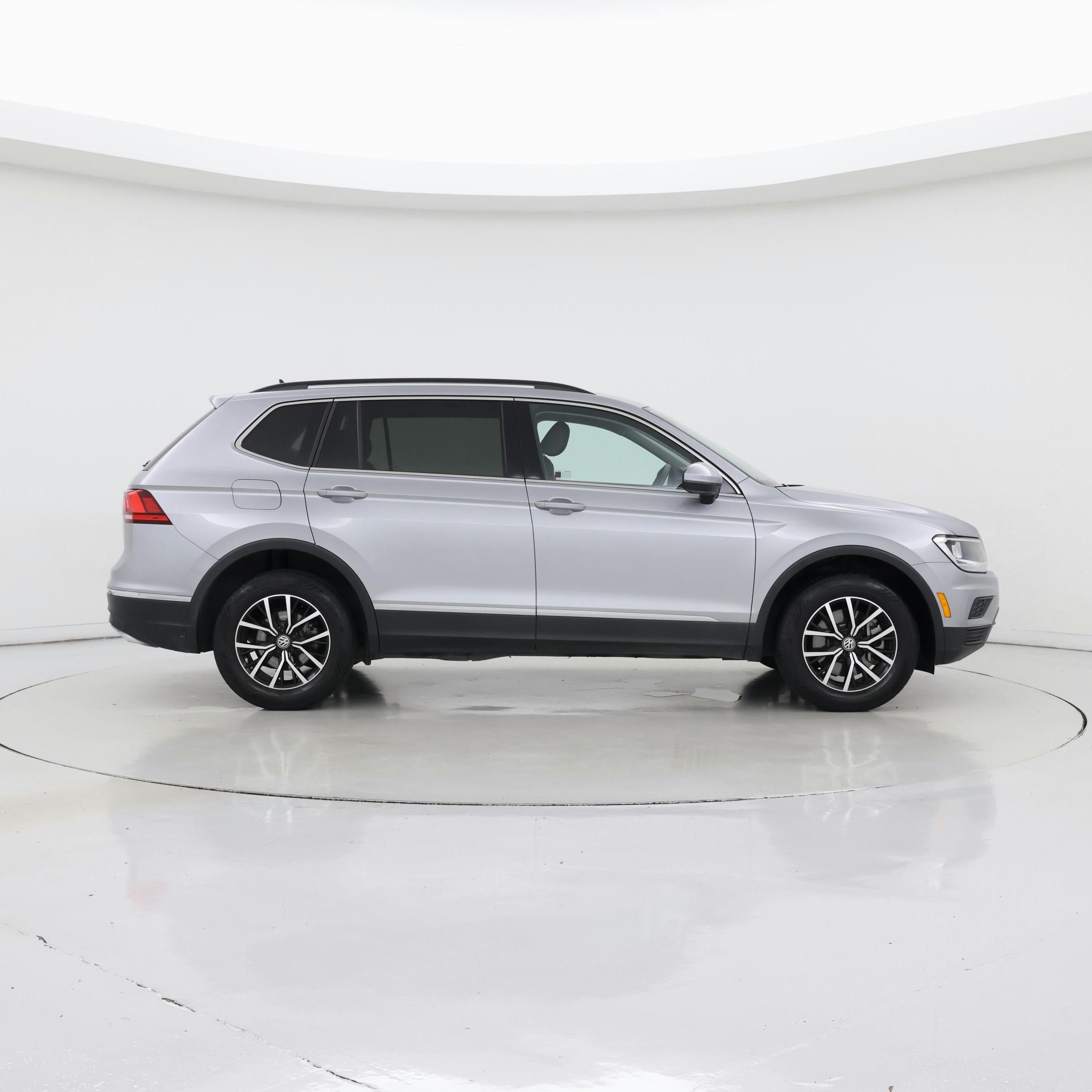 Thumbnail: 2021 Volkswagen Tiguan - 7