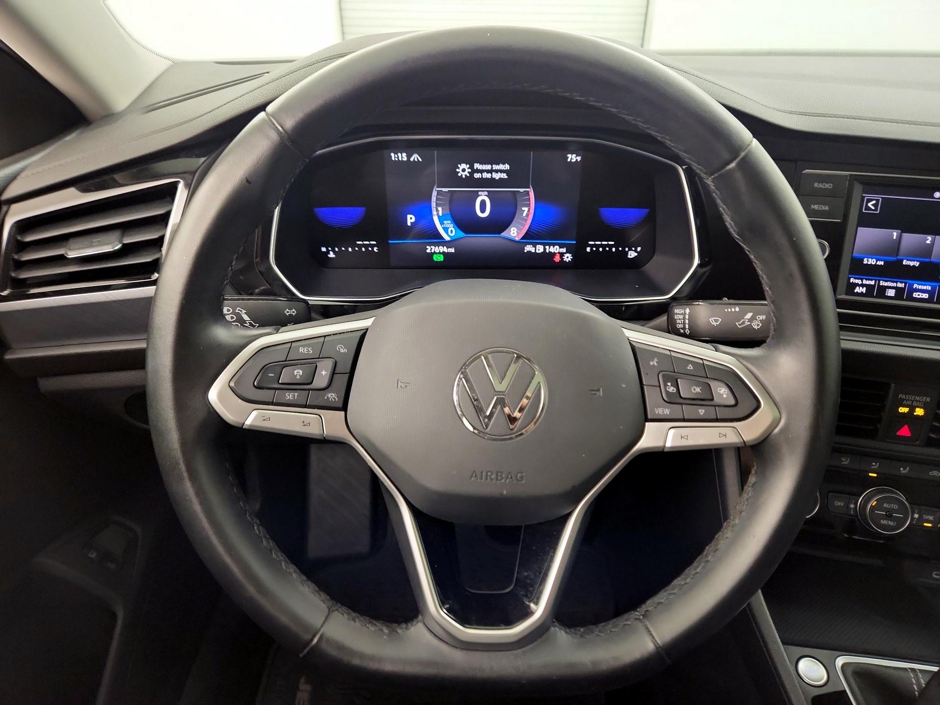 Thumbnail: 2023 Volkswagen Jetta - 10