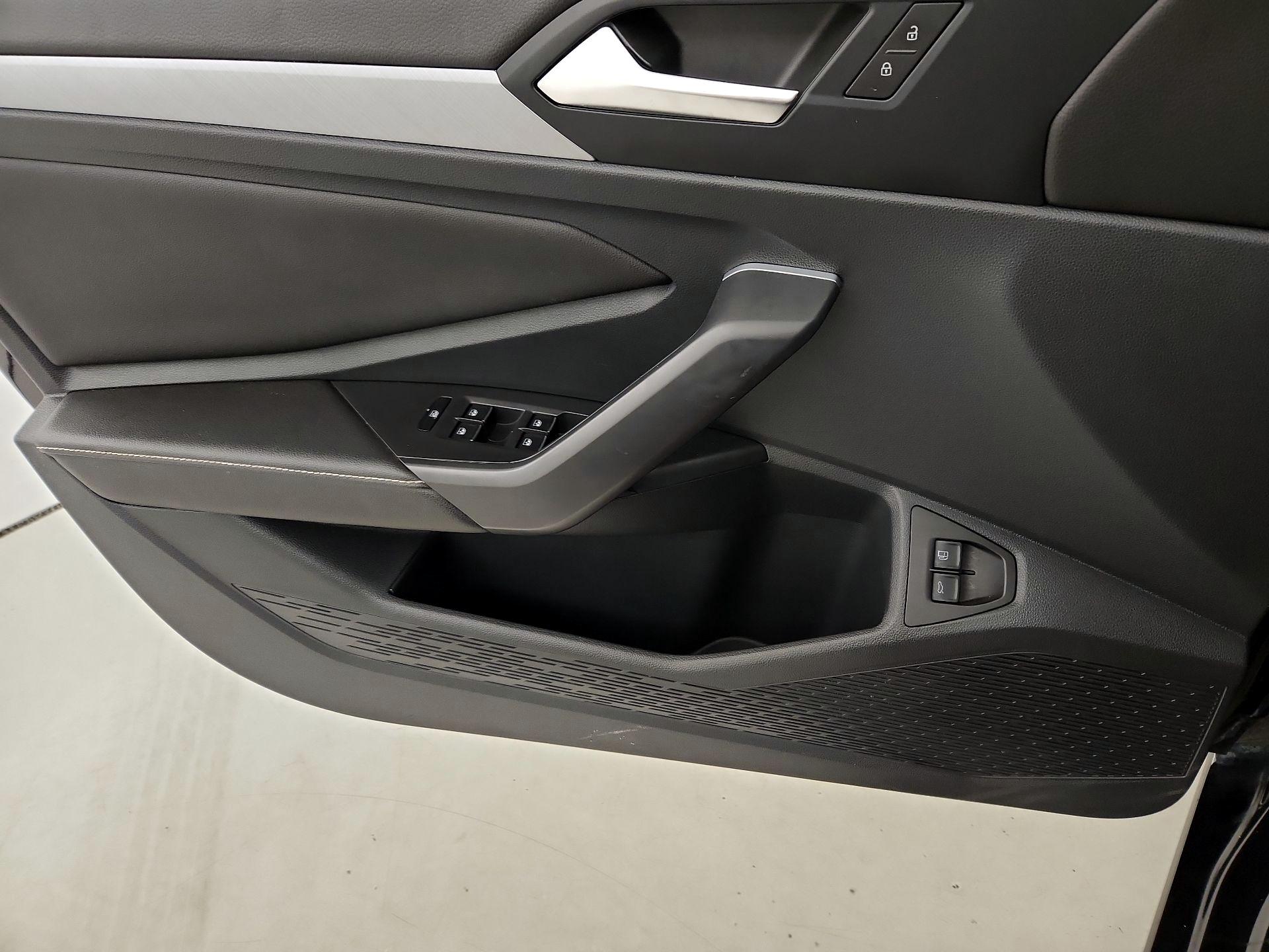 Thumbnail: 2023 Volkswagen Jetta - 12