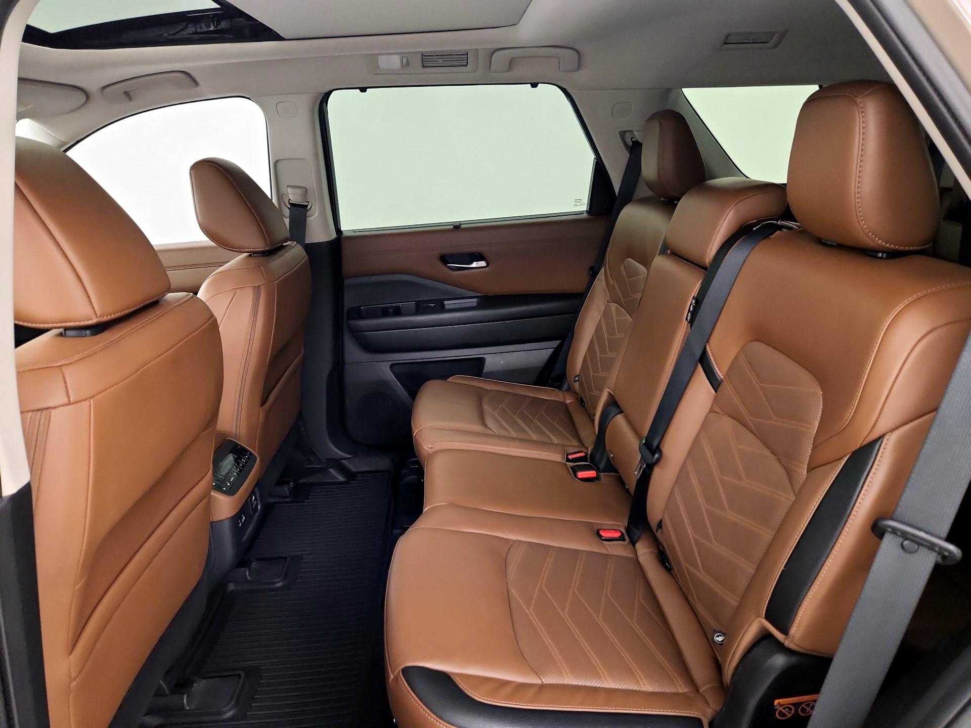 Thumbnail: 2023 Nissan Pathfinder - 20