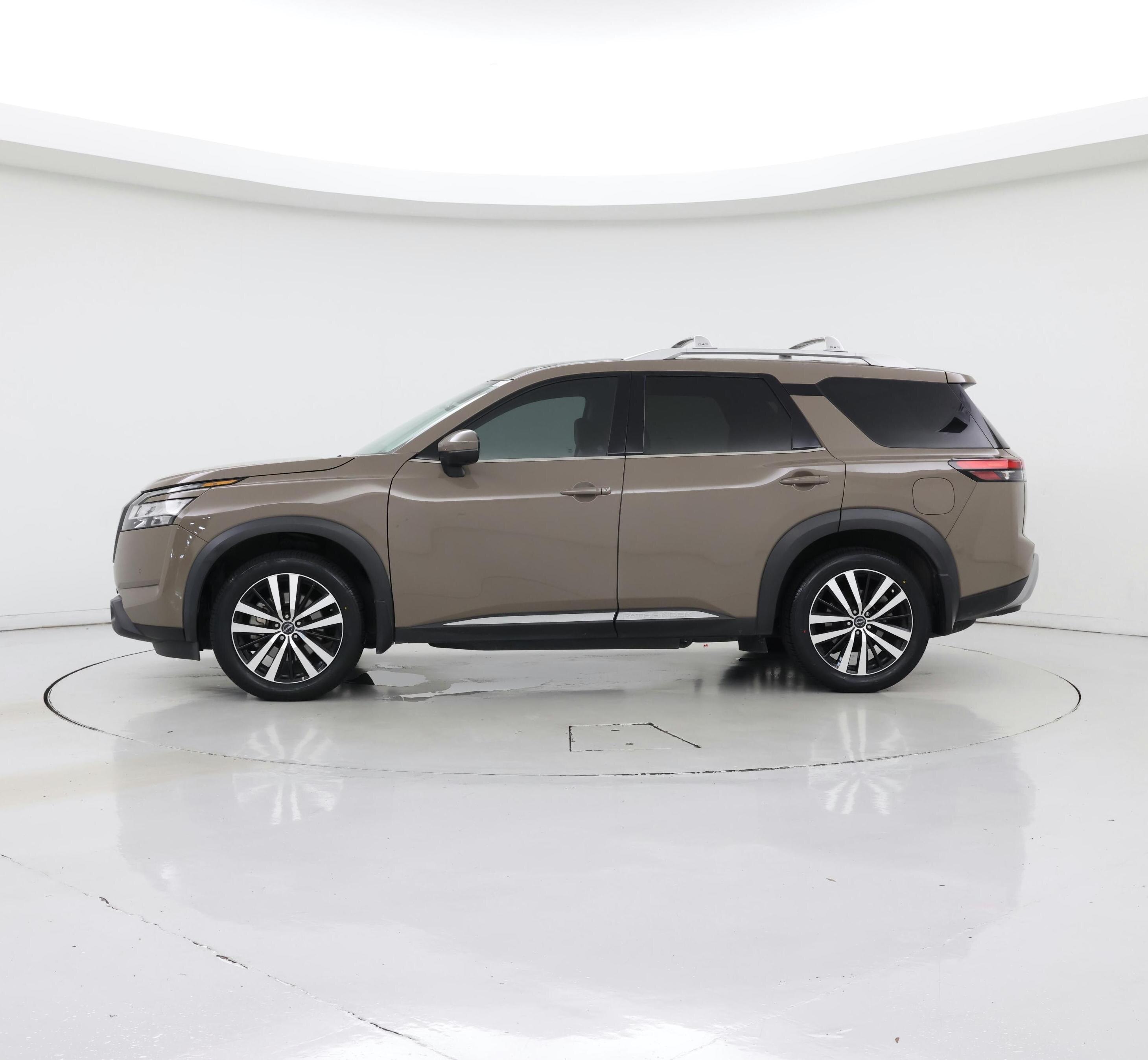 Thumbnail: 2023 Nissan Pathfinder - 3