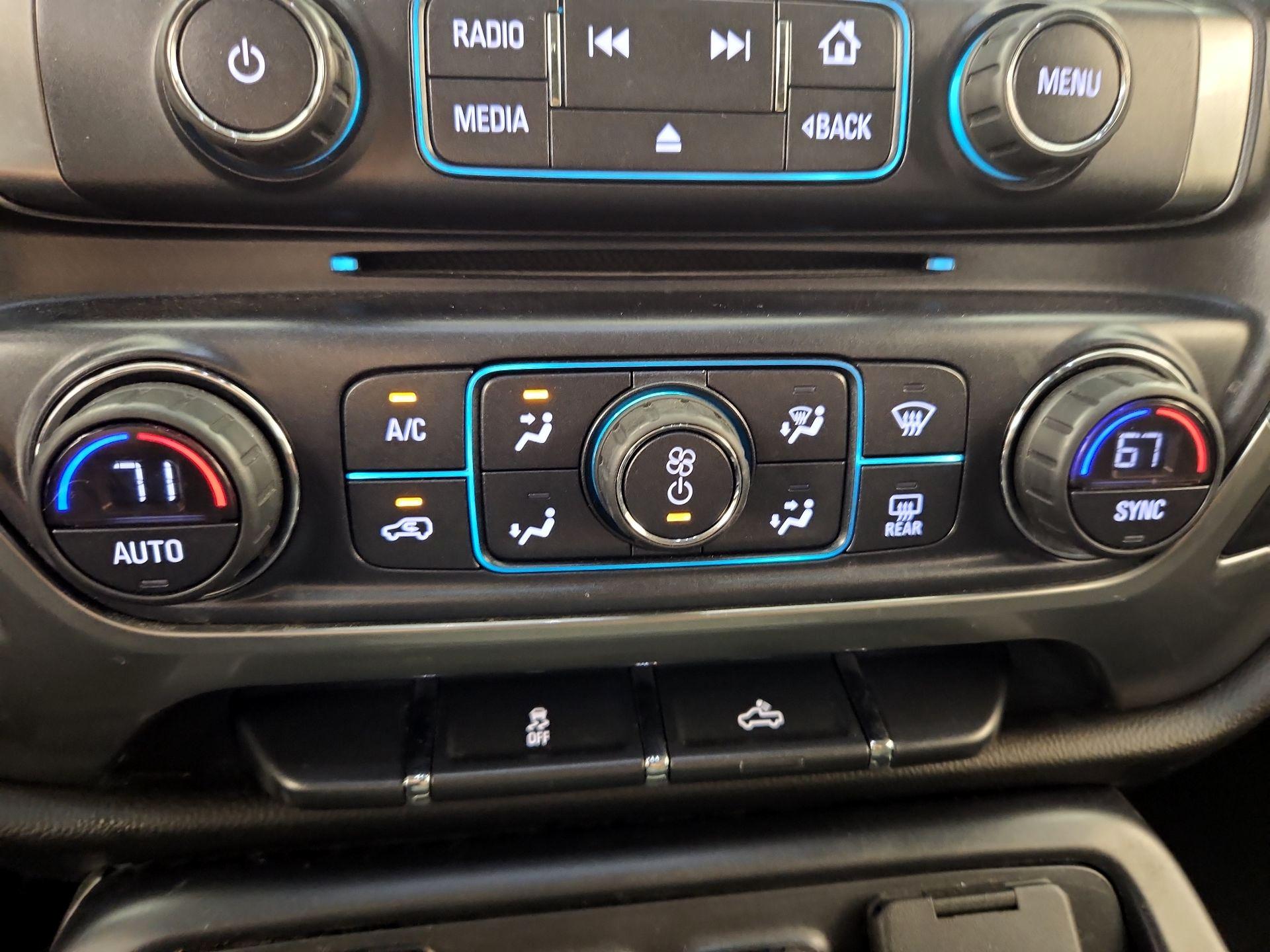 Thumbnail: 2018 Chevrolet Silverado 1500 - 16