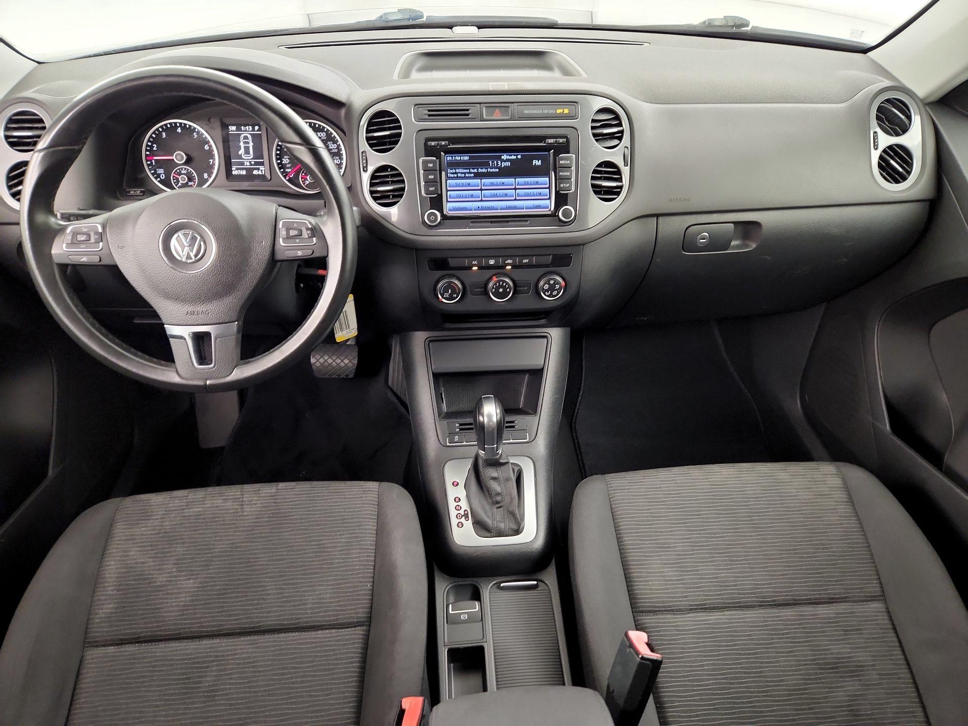 Thumbnail: 2015 Volkswagen Tiguan - 9