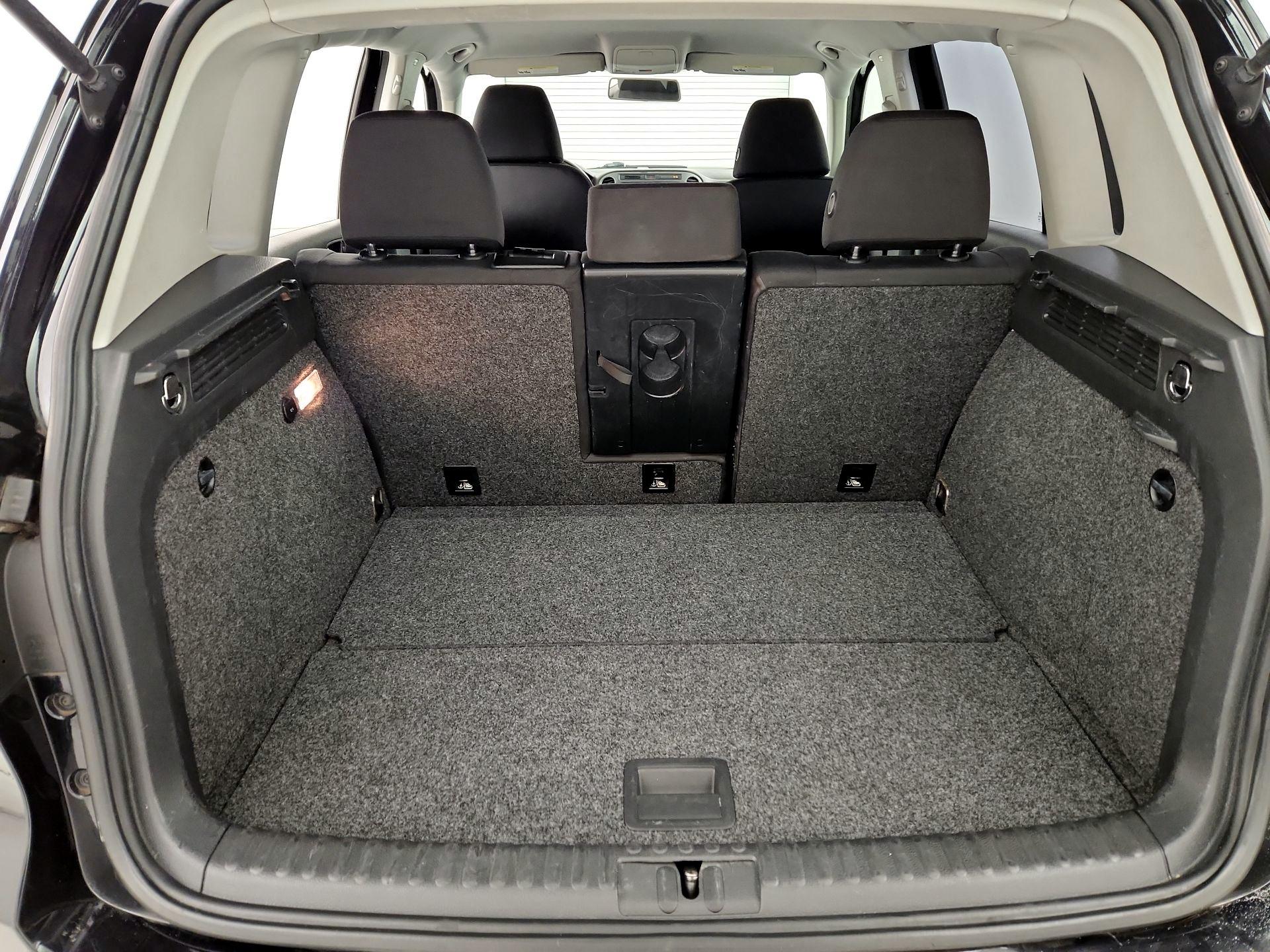 Thumbnail: 2015 Volkswagen Tiguan - 20