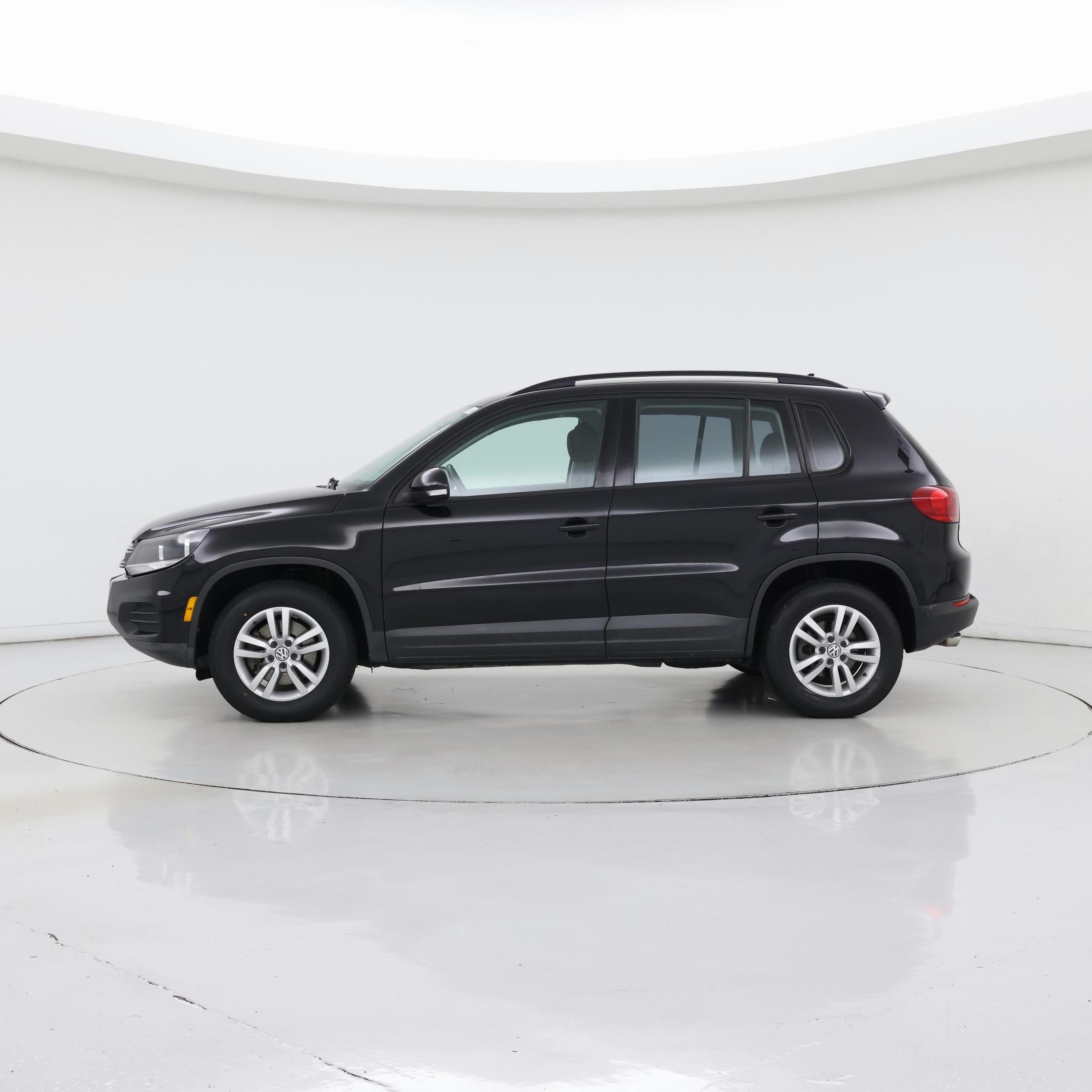 Thumbnail: 2015 Volkswagen Tiguan - 3