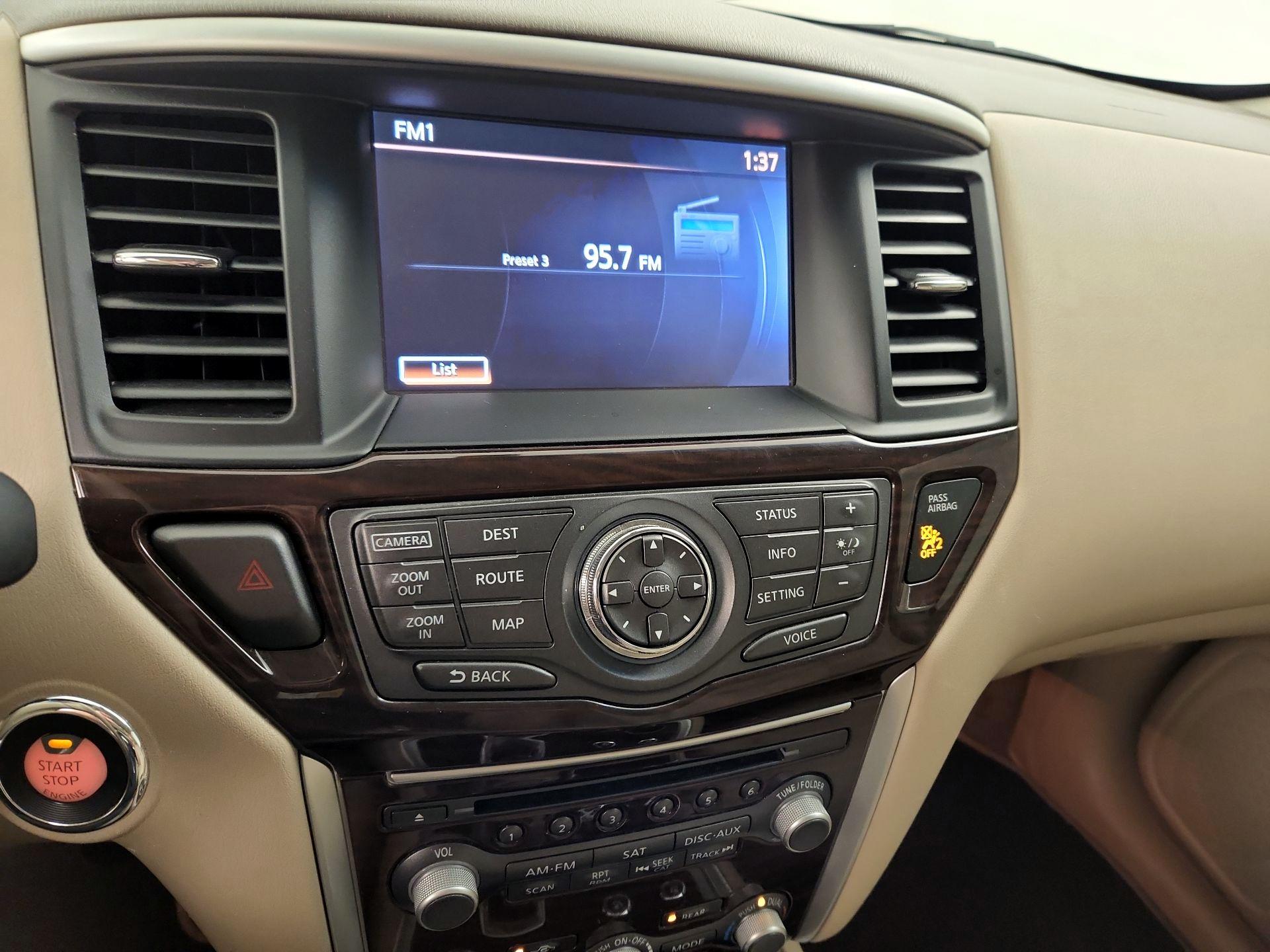 Thumbnail: 2015 Nissan Pathfinder - 16