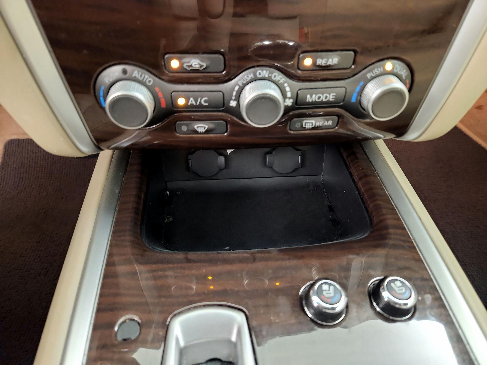 Thumbnail: 2015 Nissan Pathfinder - 17