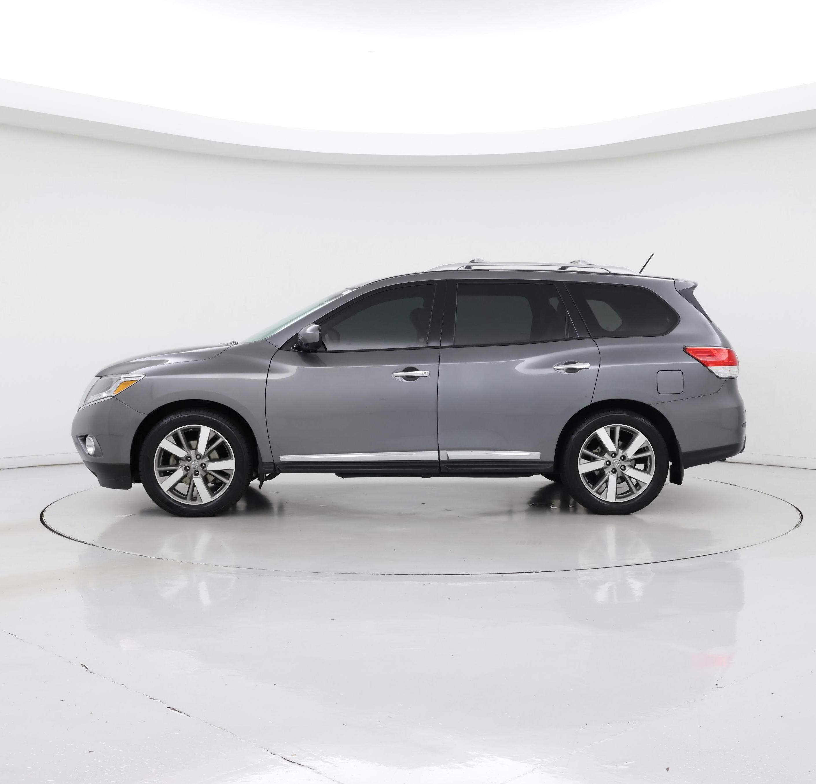 Thumbnail: 2015 Nissan Pathfinder - 3