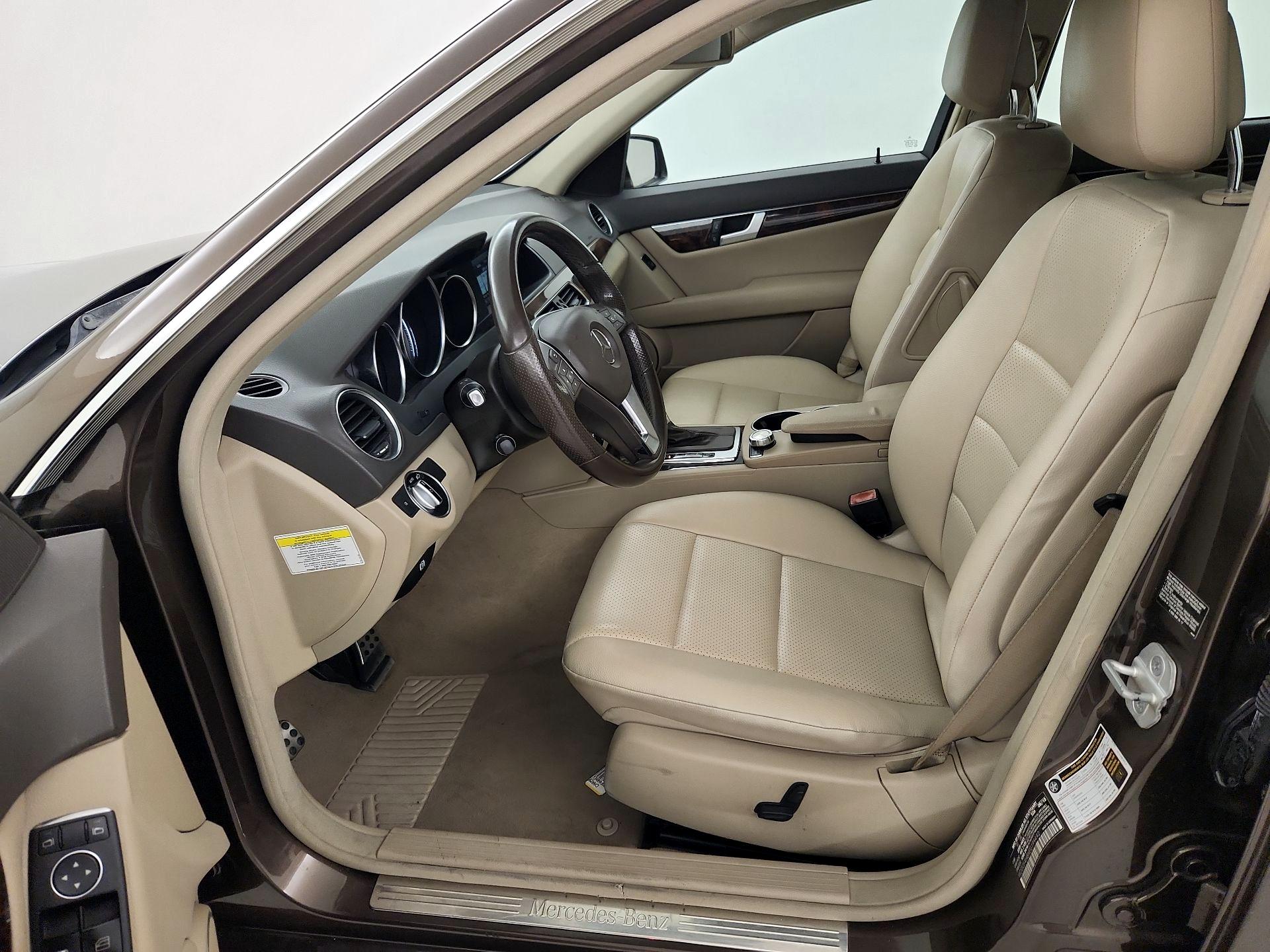 Thumbnail: 2014 Mercedes-Benz C-Class - 11