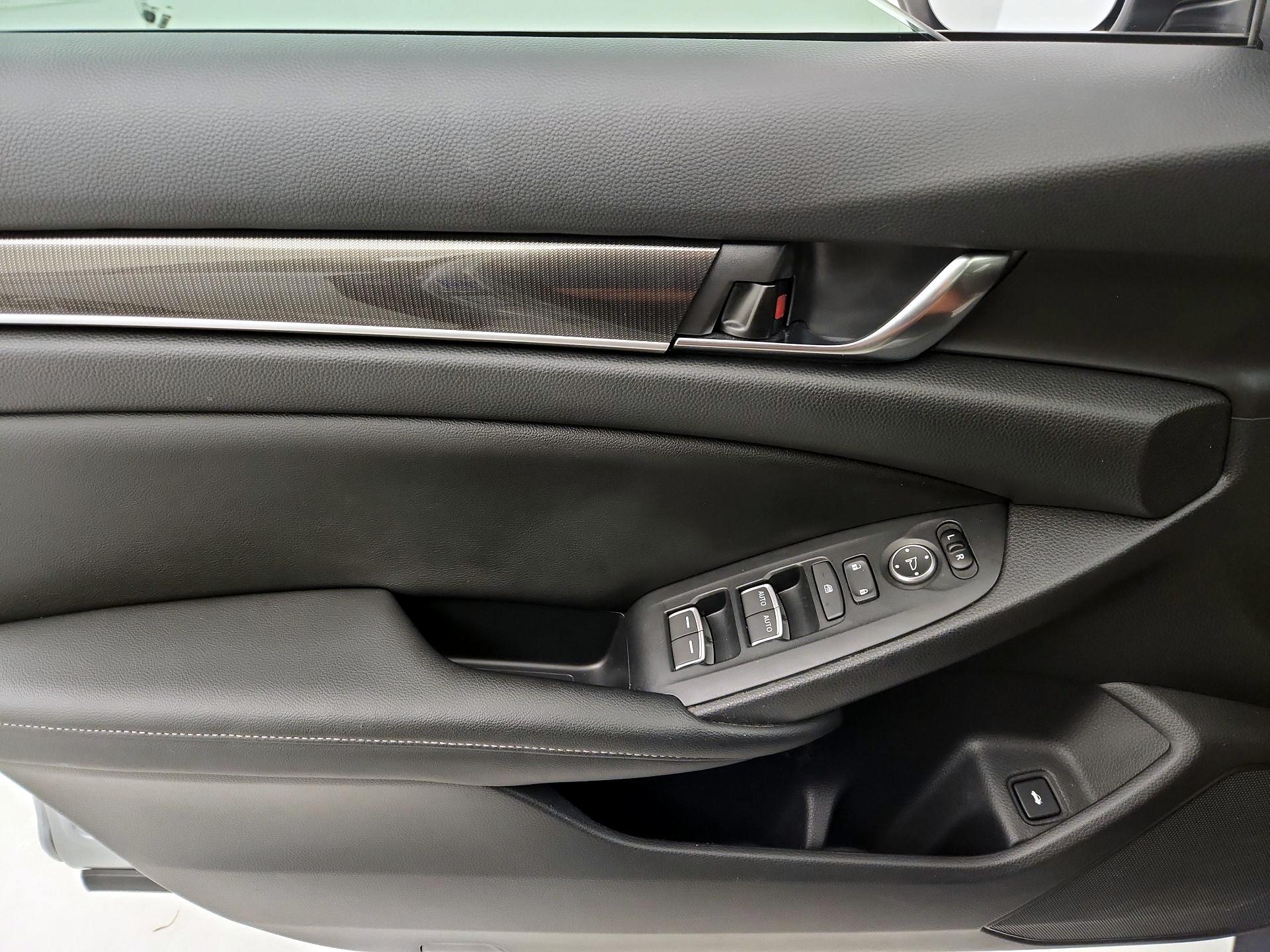 Thumbnail: 2019 Honda Accord - 12