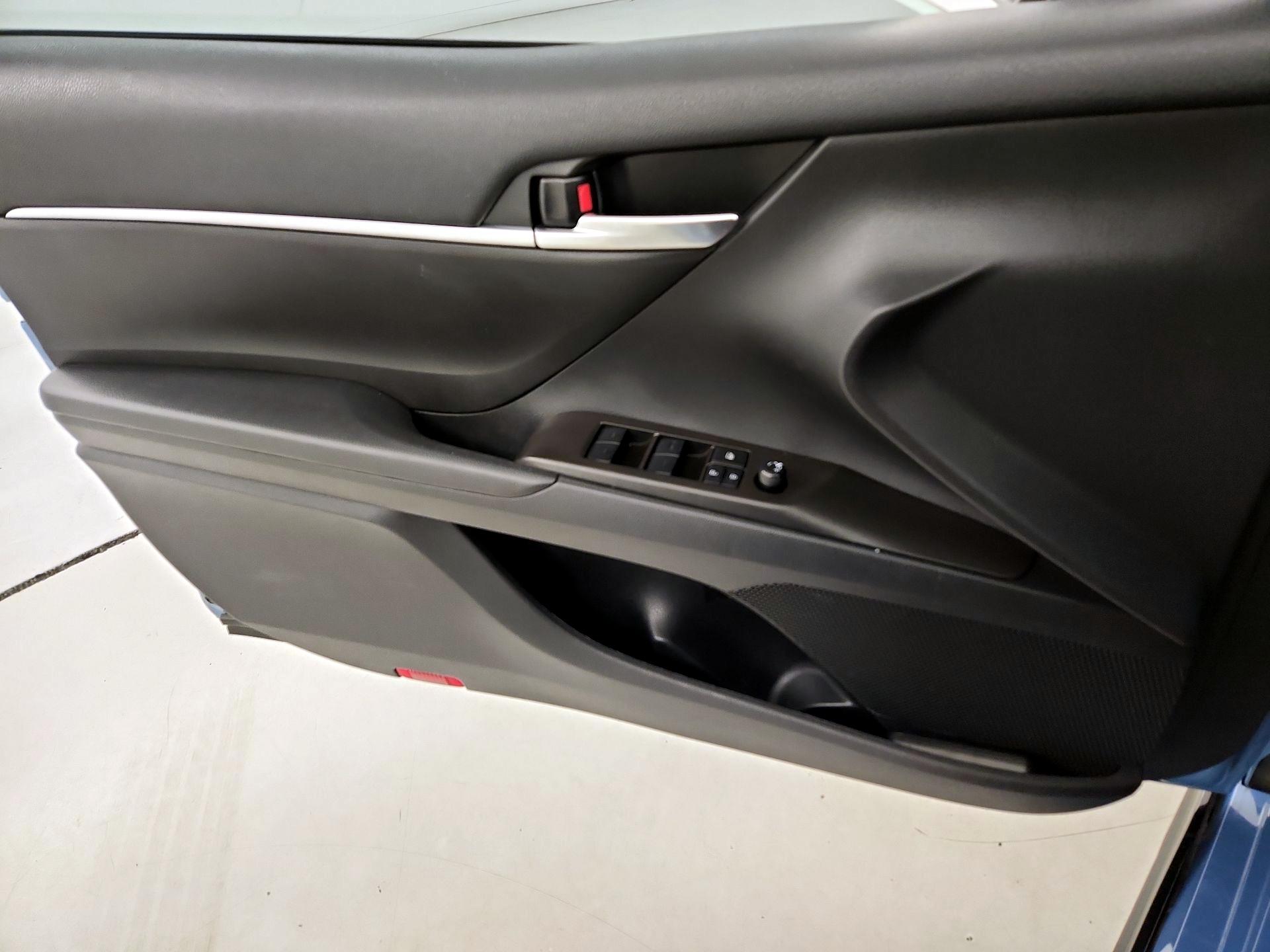 Thumbnail: 2022 Toyota Camry - 12
