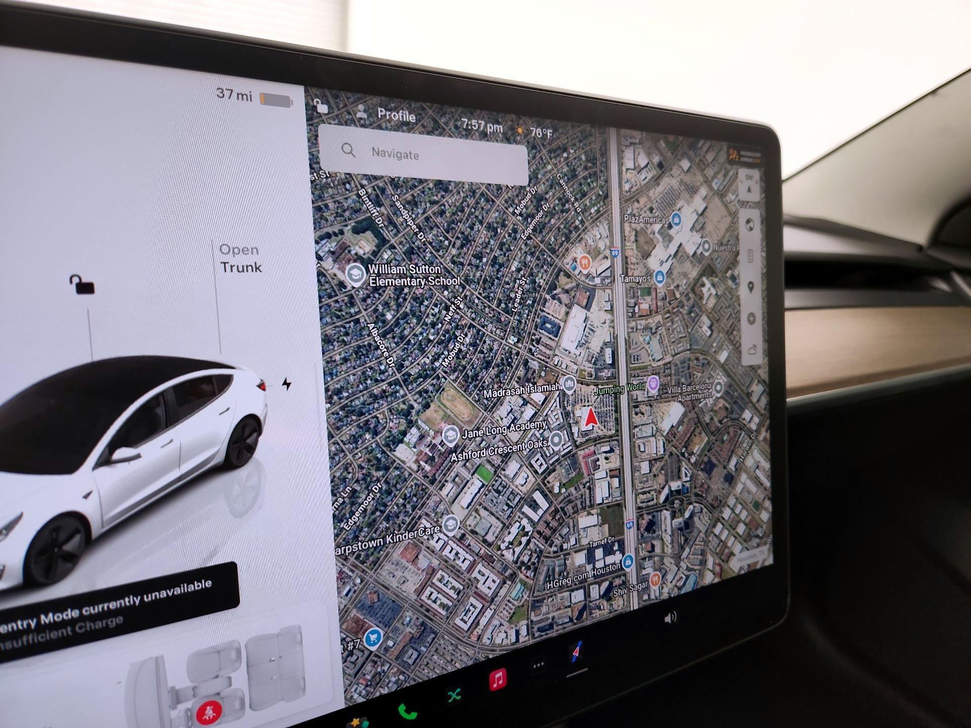 Thumbnail: 2022 Tesla Model 3 - 14