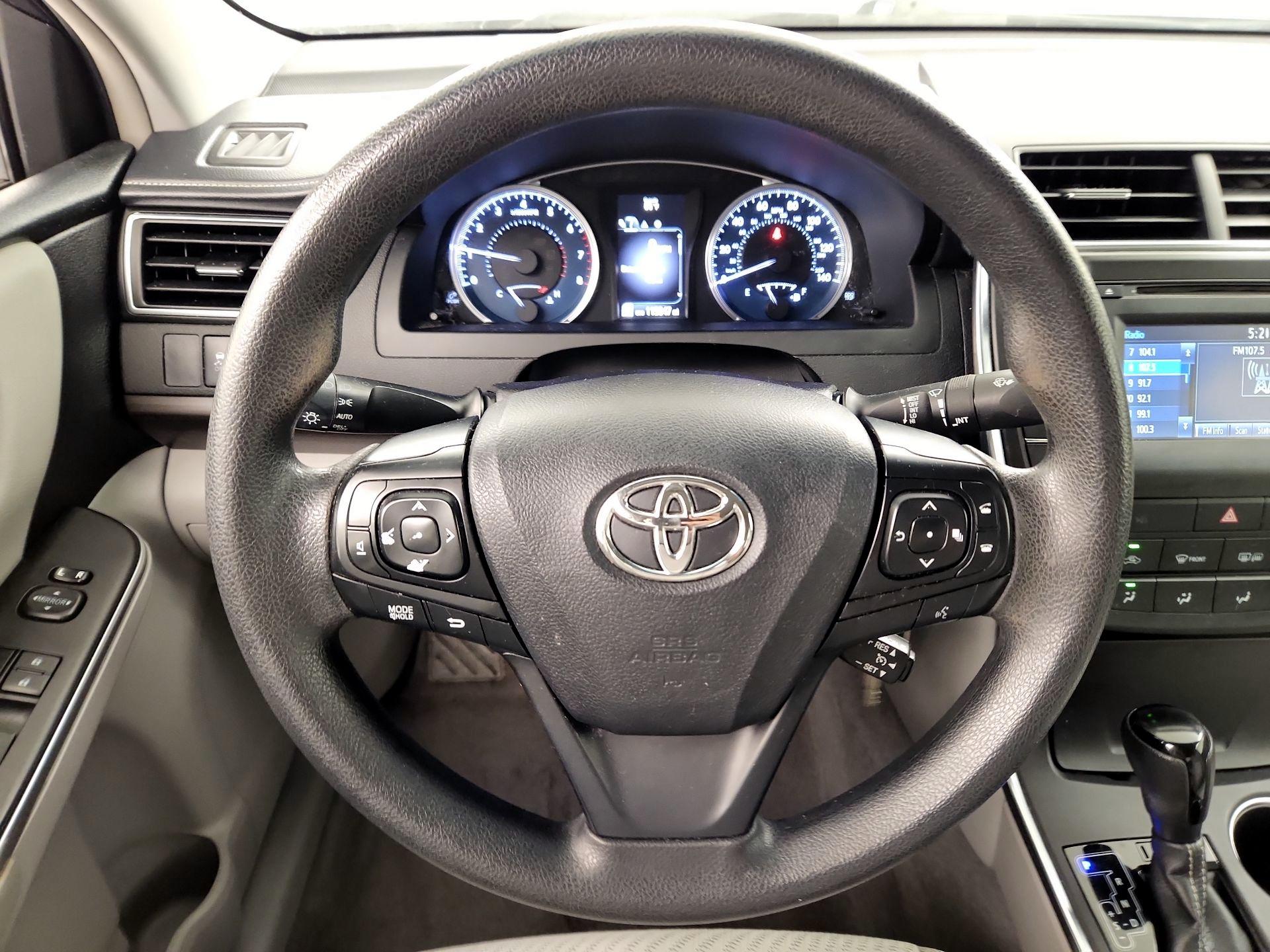 Thumbnail: 2016 Toyota Camry - 10