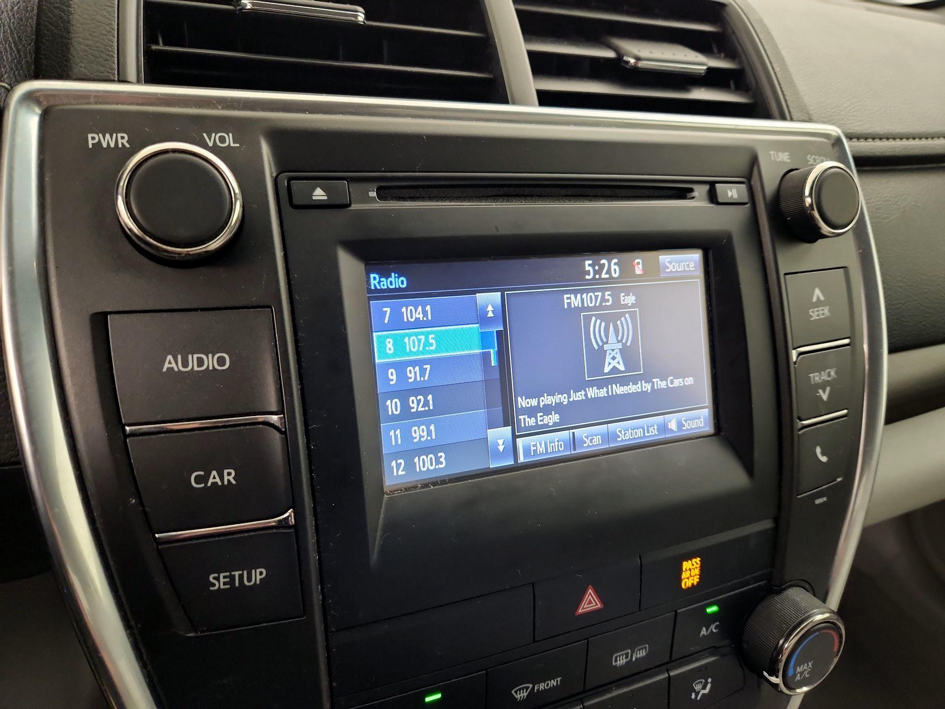 Thumbnail: 2016 Toyota Camry - 15