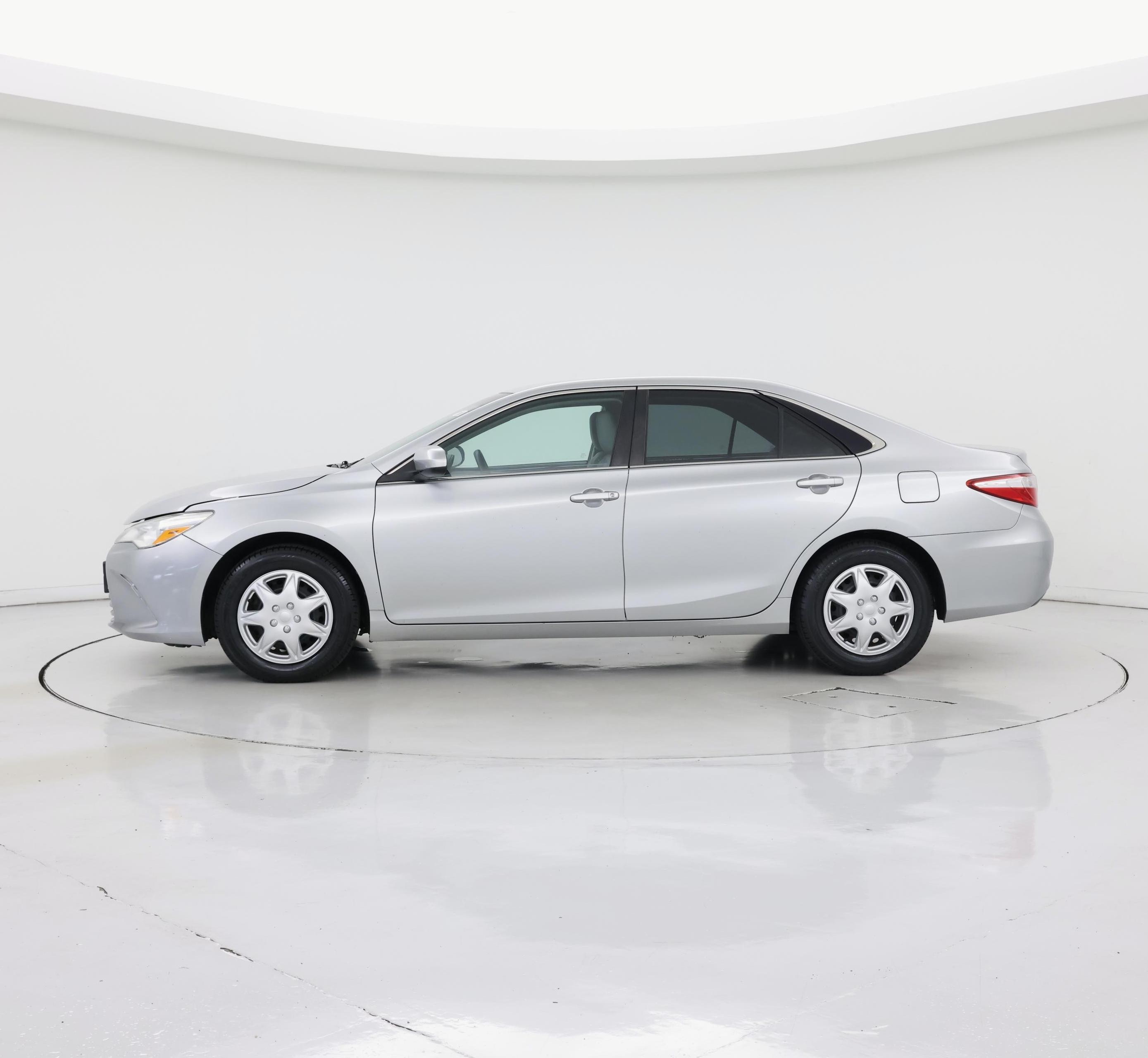 Thumbnail: 2016 Toyota Camry - 3